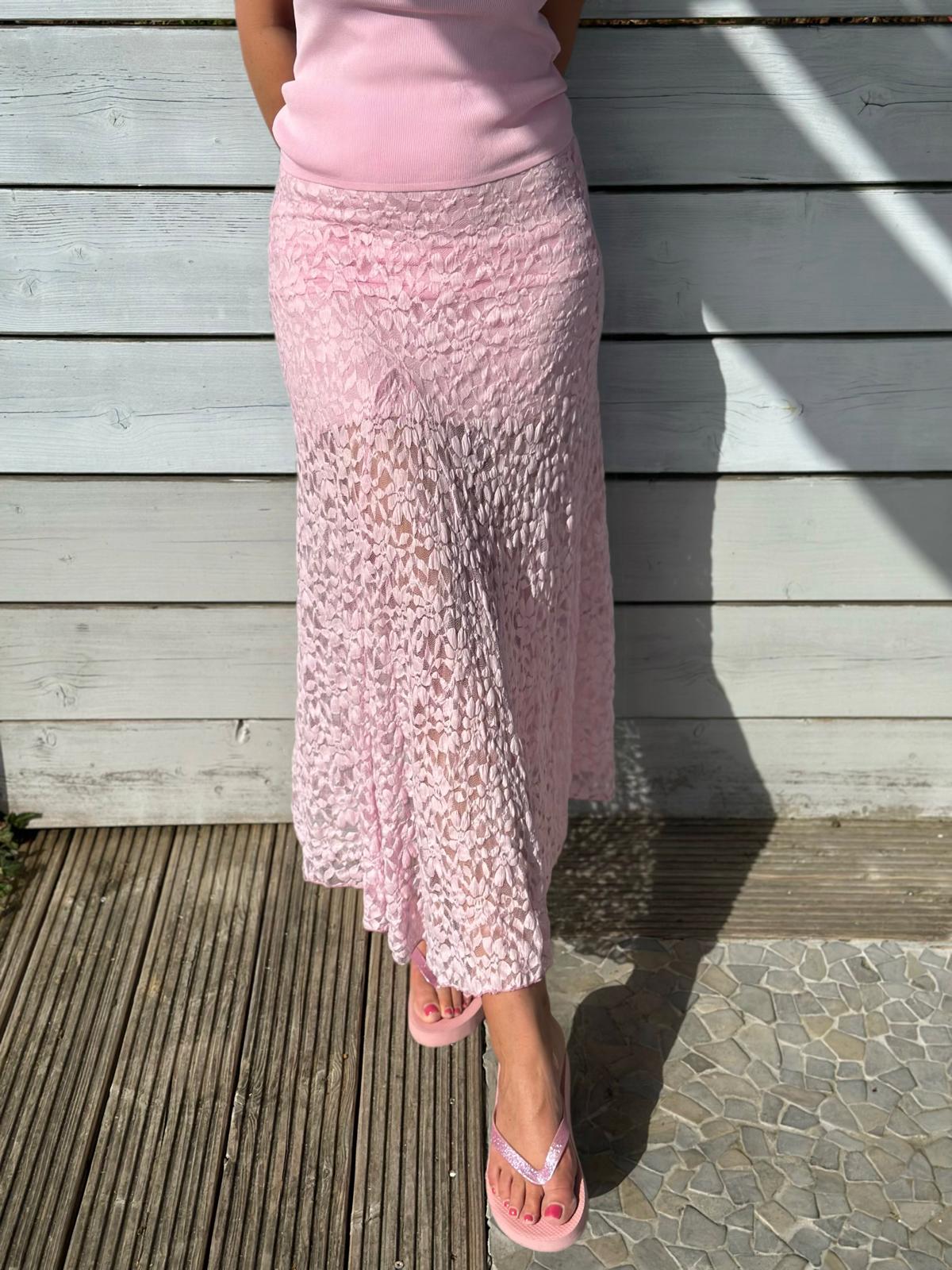 Spitzenrock mit fließendem Fall in Lovely Rosé