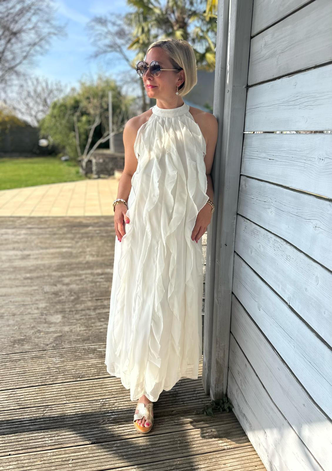 „Flowy Dream – Maxikleid mit Rüschen in Creme“