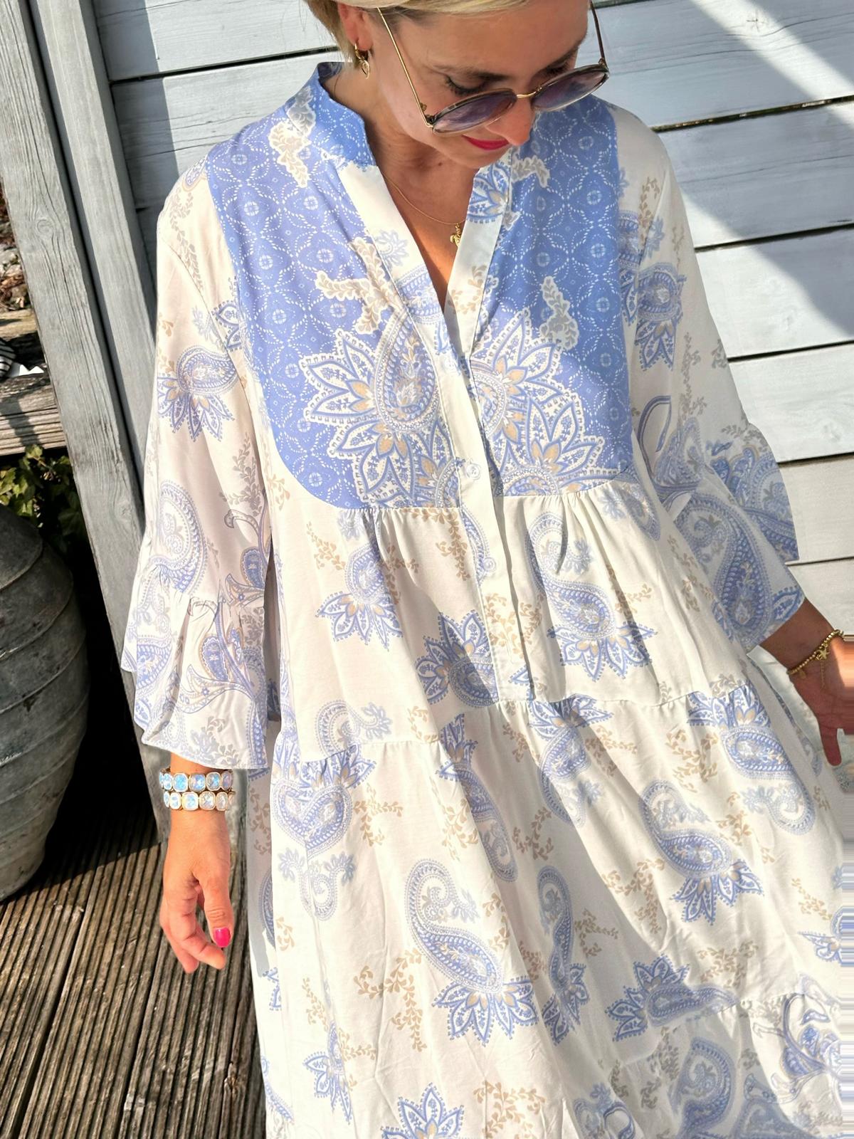 Boho Breeze Kleid – Blue Paisley Dream