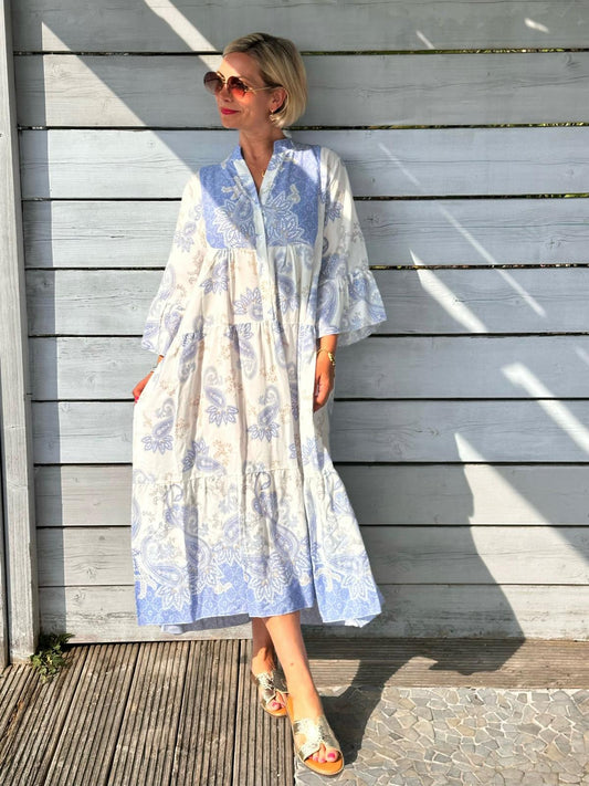Boho Breeze Kleid – Blue Paisley Dream