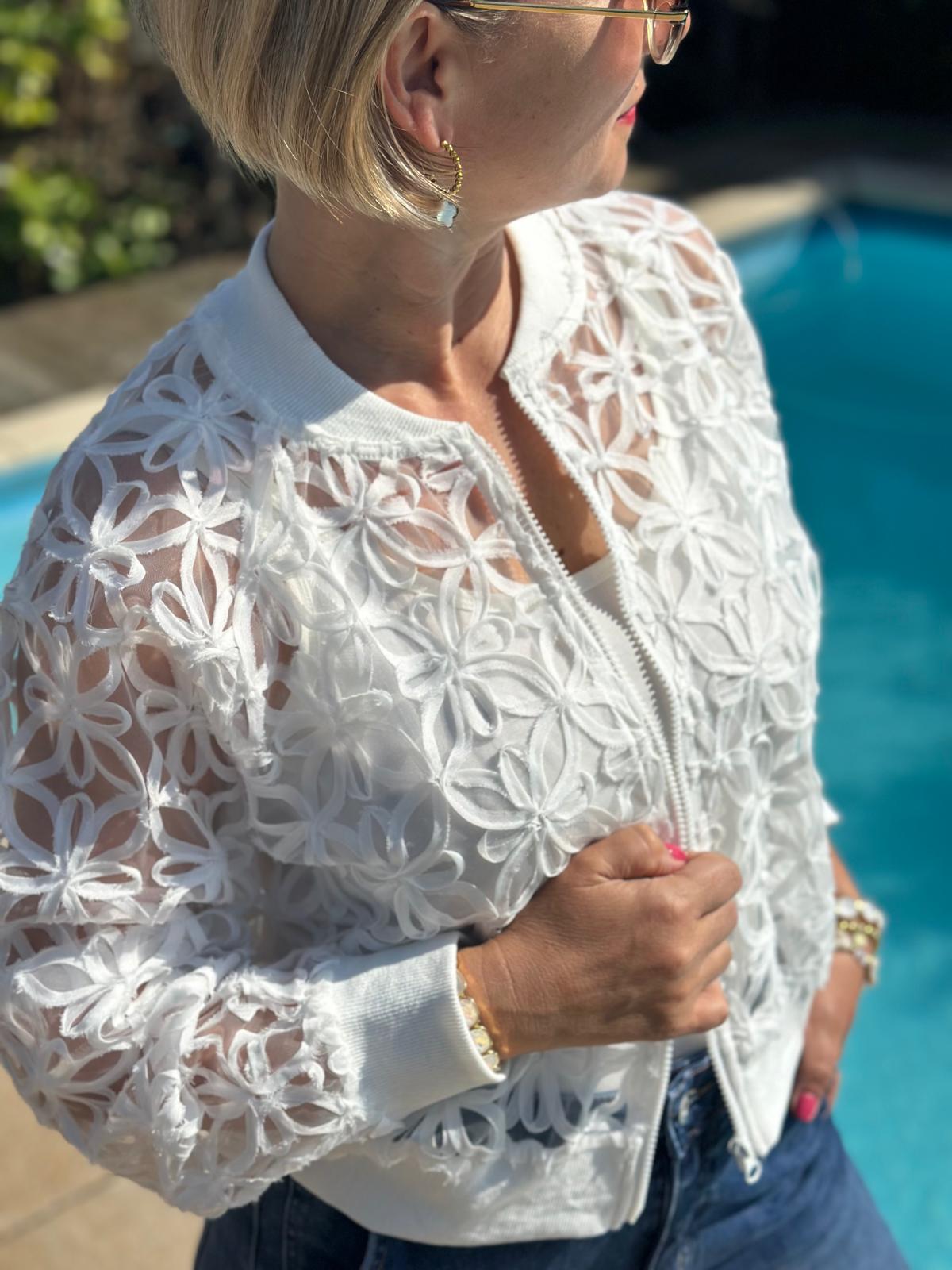 Jacke „White Lace Bloom“