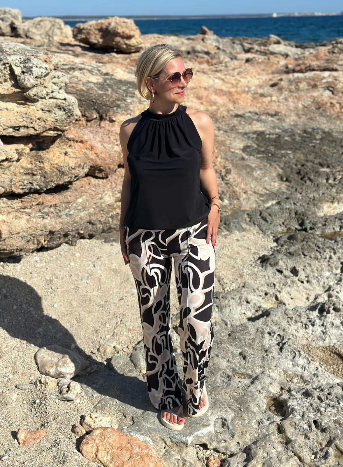 Kofferhose mit Taschen „Abstract Chic“