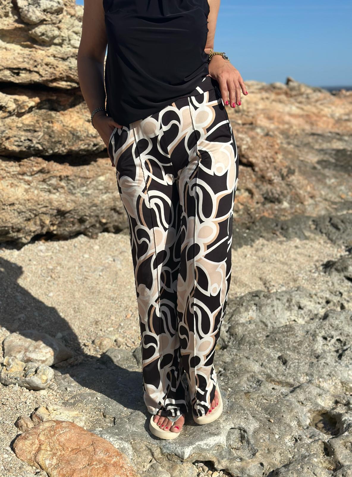 Kofferhose mit Taschen „Abstract Chic“