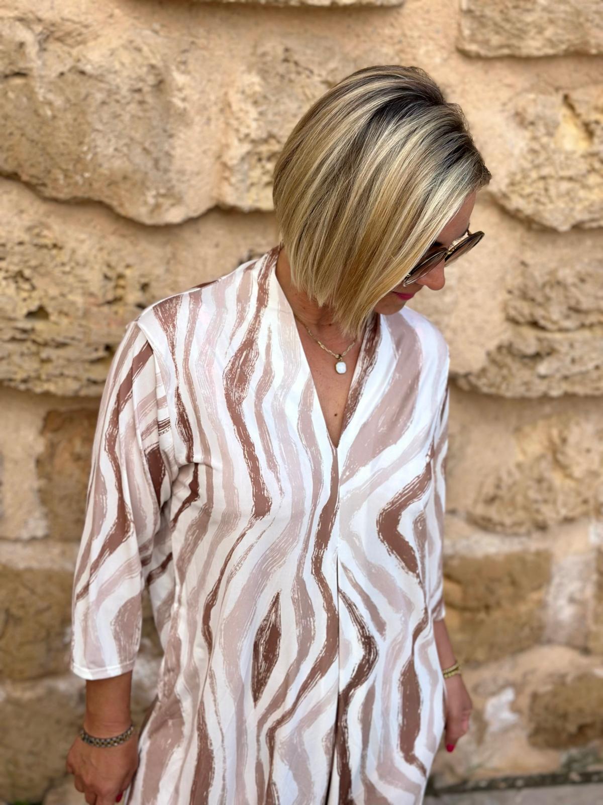 "Everyday-Chic" Maxikleid mit fließendem Muster in Sand