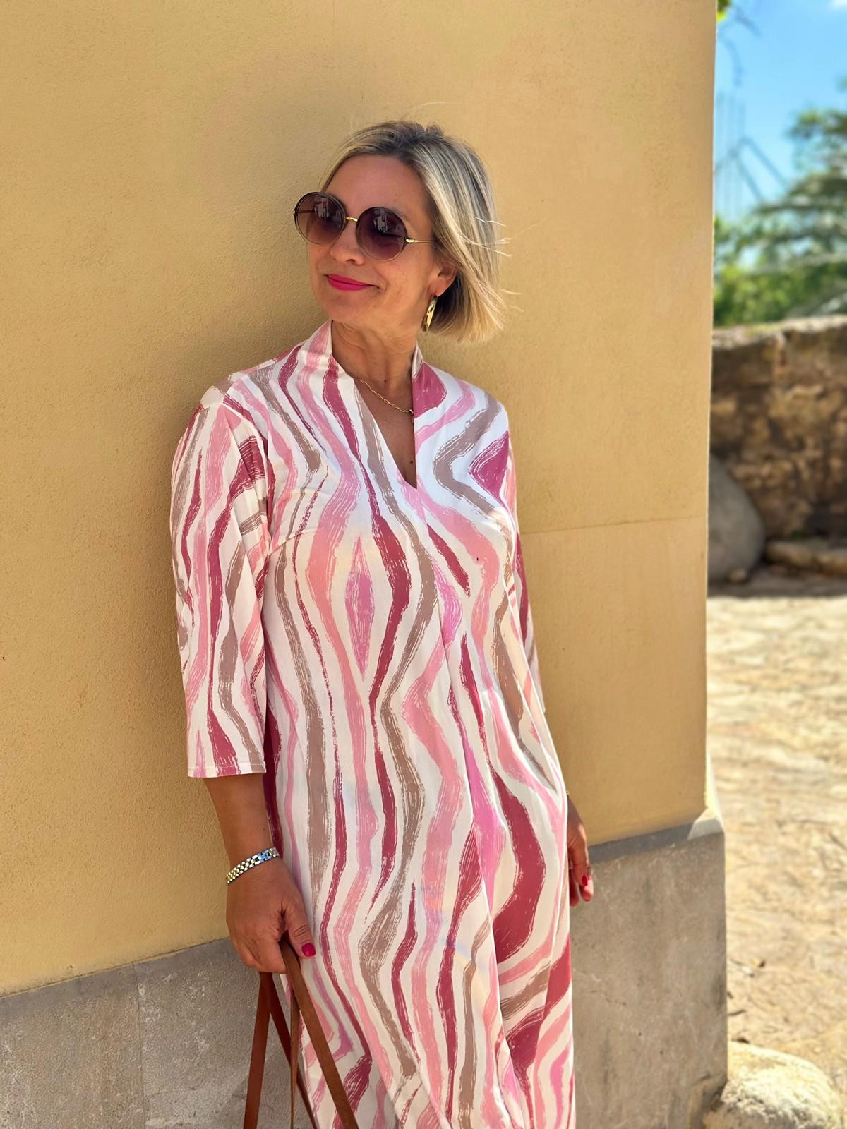 "Everyday-Chic" Maxikleid mit fließendem Muster in Sunny Rosé