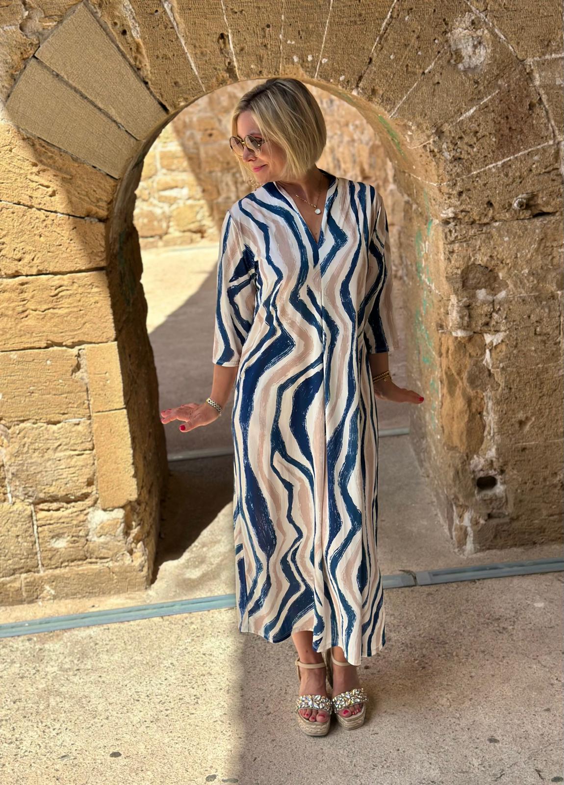 "Everyday-Chic" Maxikleid mit fließendem Muster in Navy