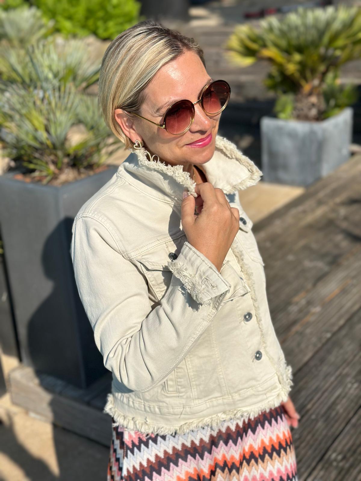 Jeansjacke SANDY – Fransenliebe in Beige