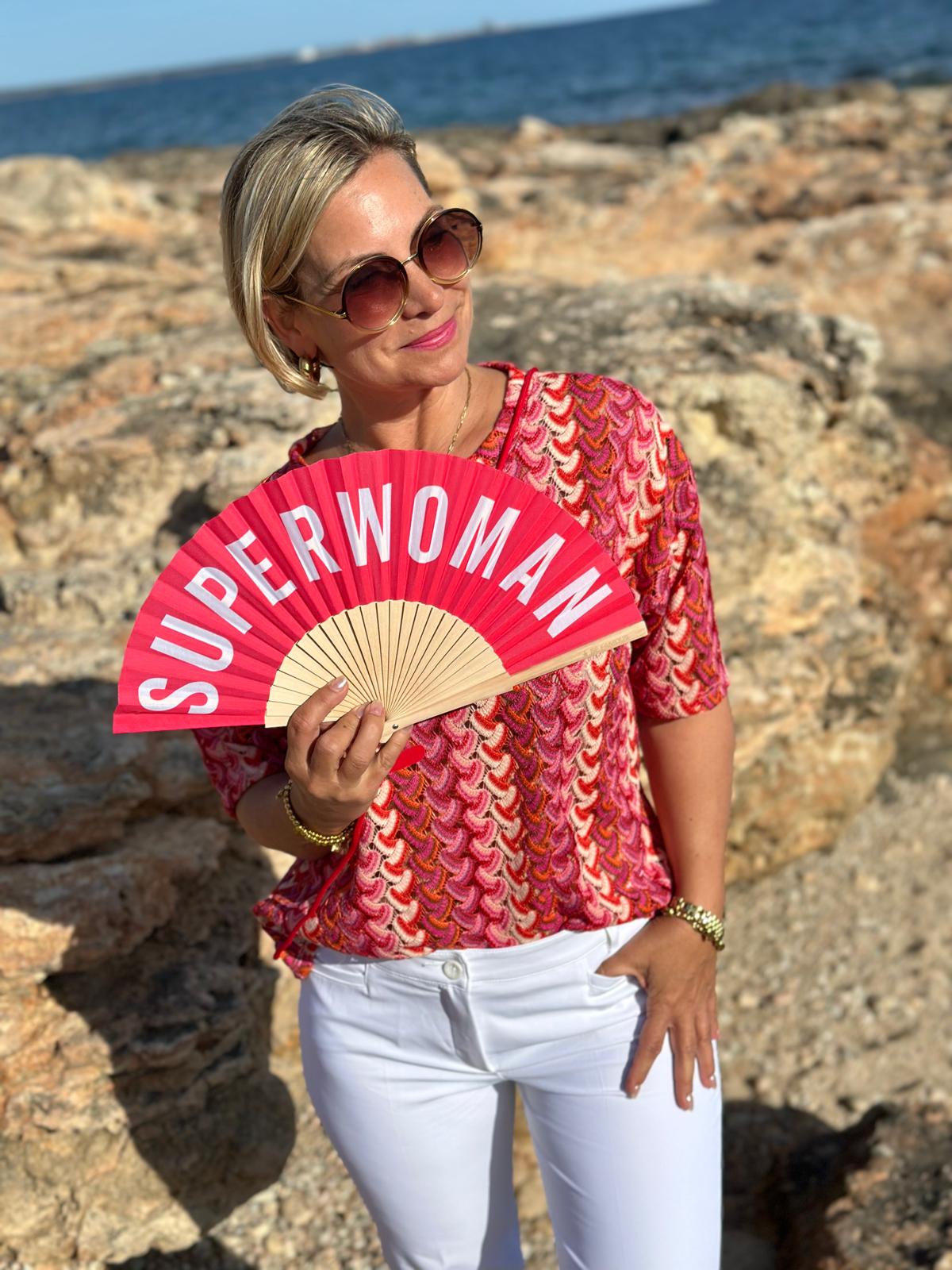 Feinstrickshirt "Cherry Red" – Sommermuster & Häkeloptik