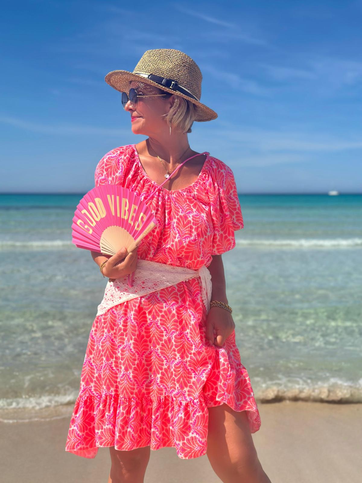 Sommerkleid „Mediterranean Breeze“ – Korall Weiß