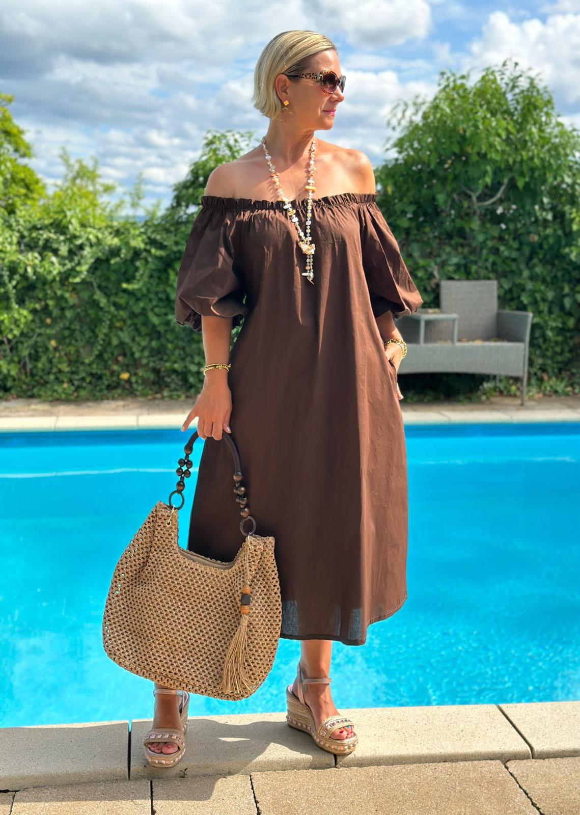 Off-Shoulder Kleid „Bella Marrone“ – Braun
