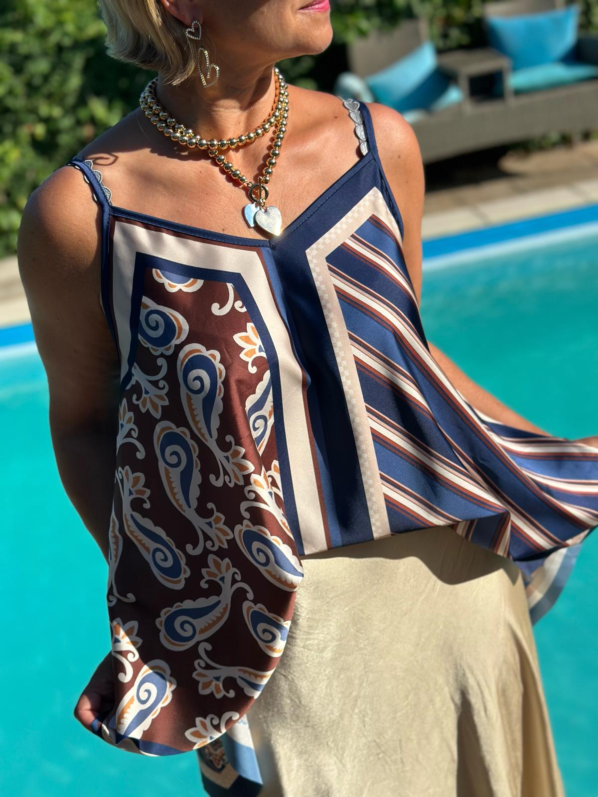 Top "Mediterrane Eleganz" in Navy