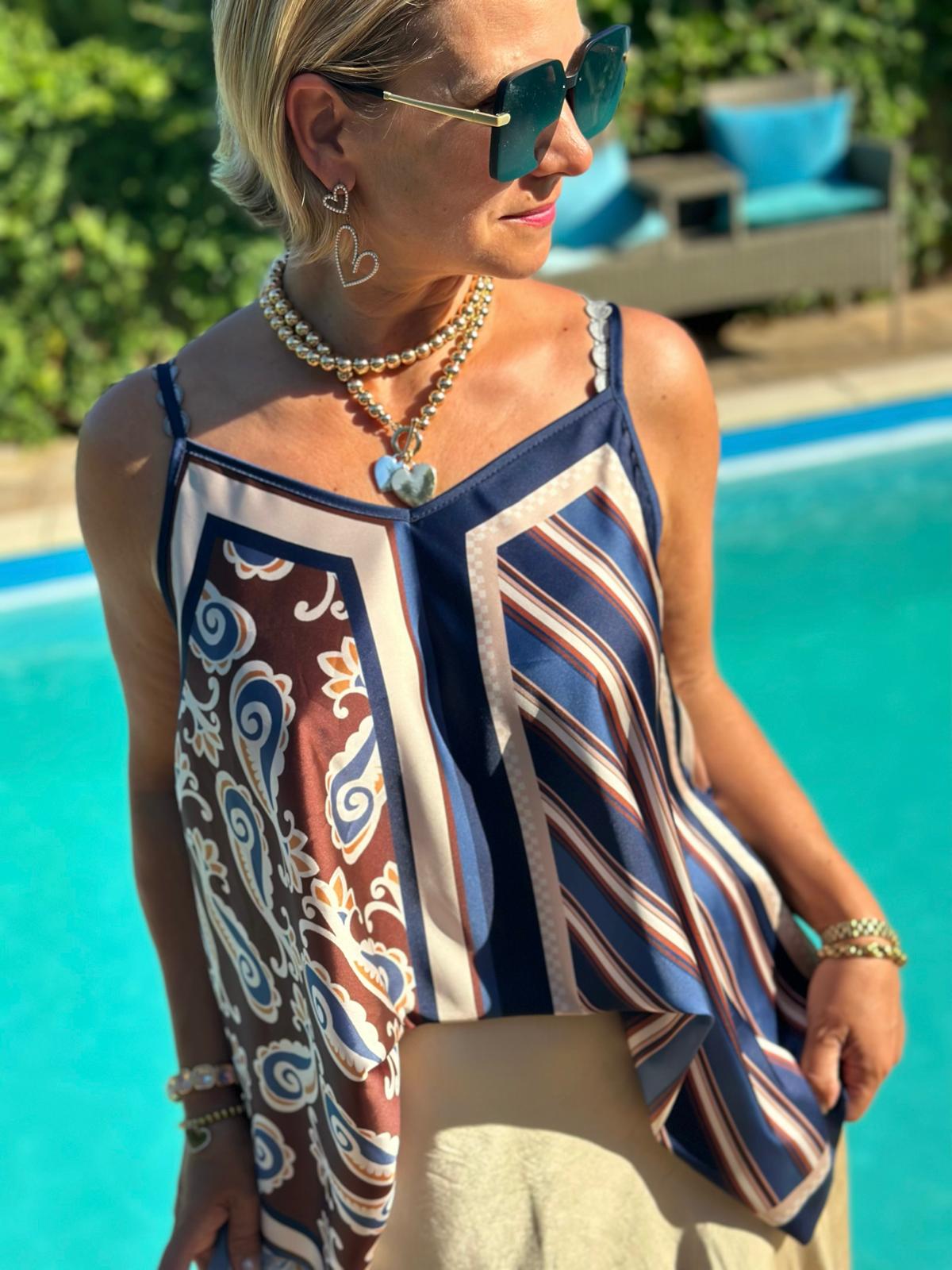 Top "Mediterrane Eleganz" in Navy