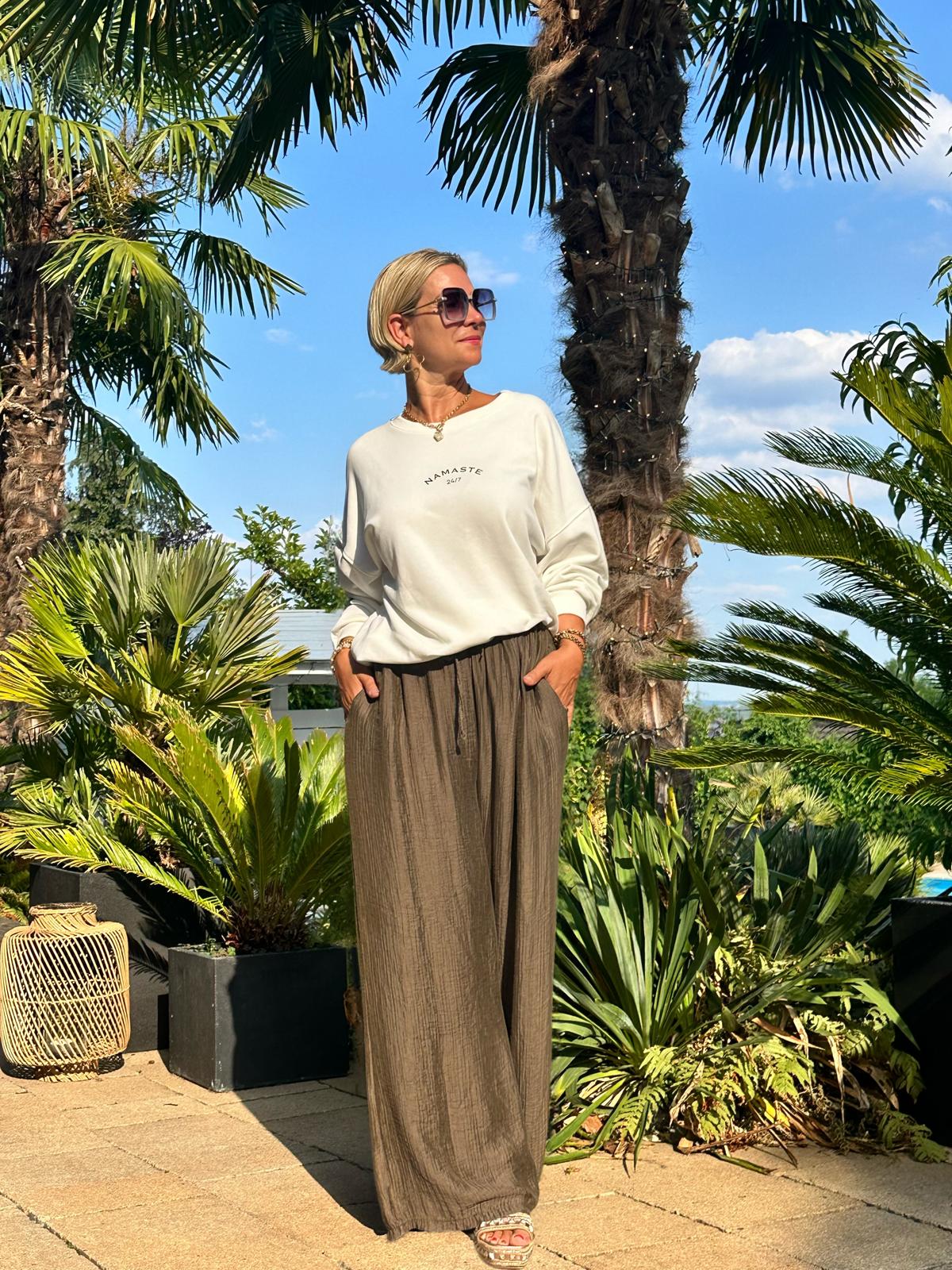Namaste Bliss Sweatshirt – Weiss