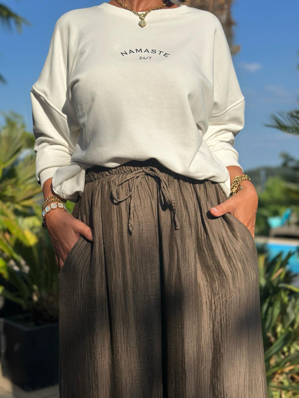 Namaste Bliss Sweatshirt – Weiss