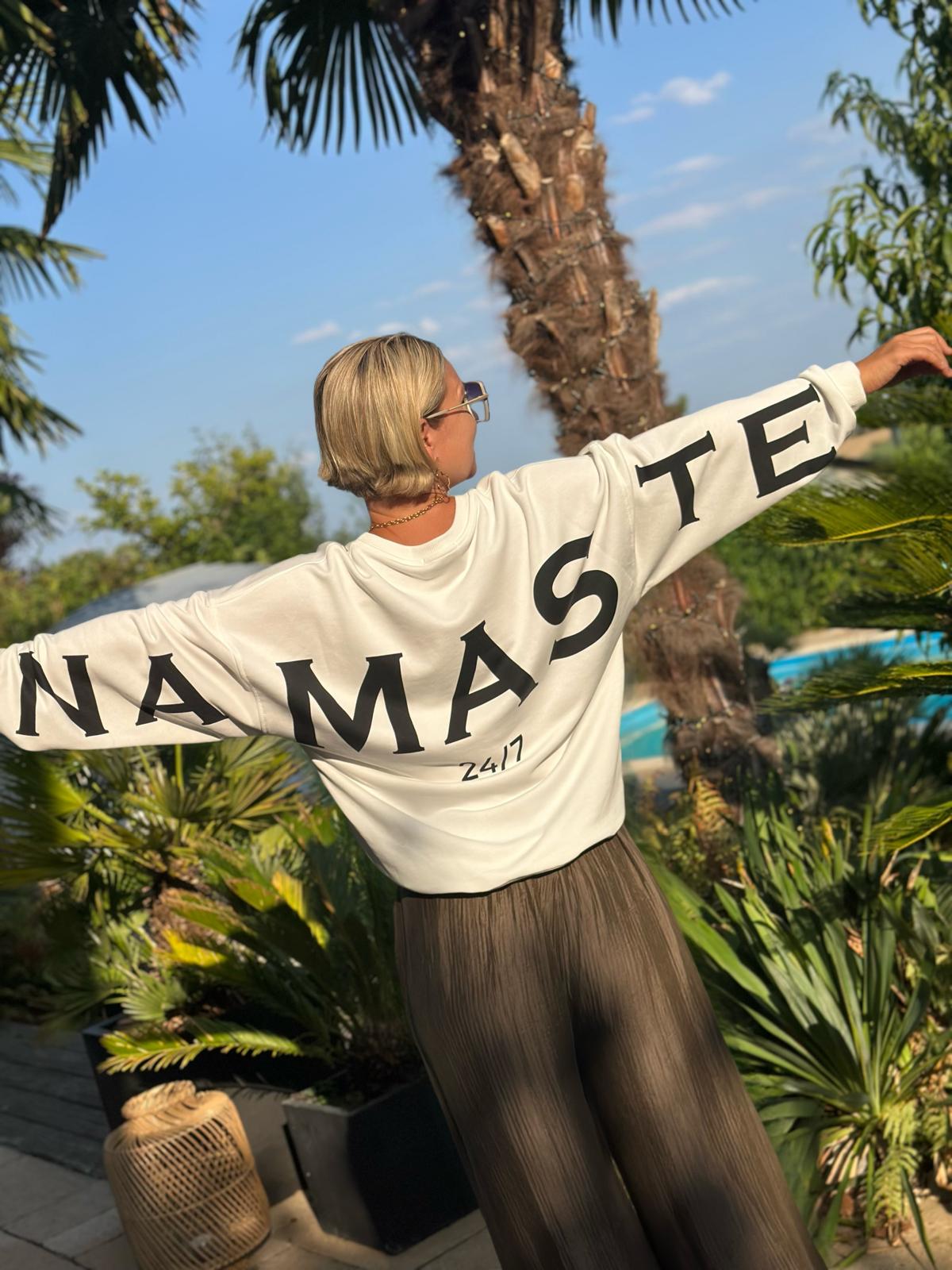 Namaste Bliss Sweatshirt – Weiss