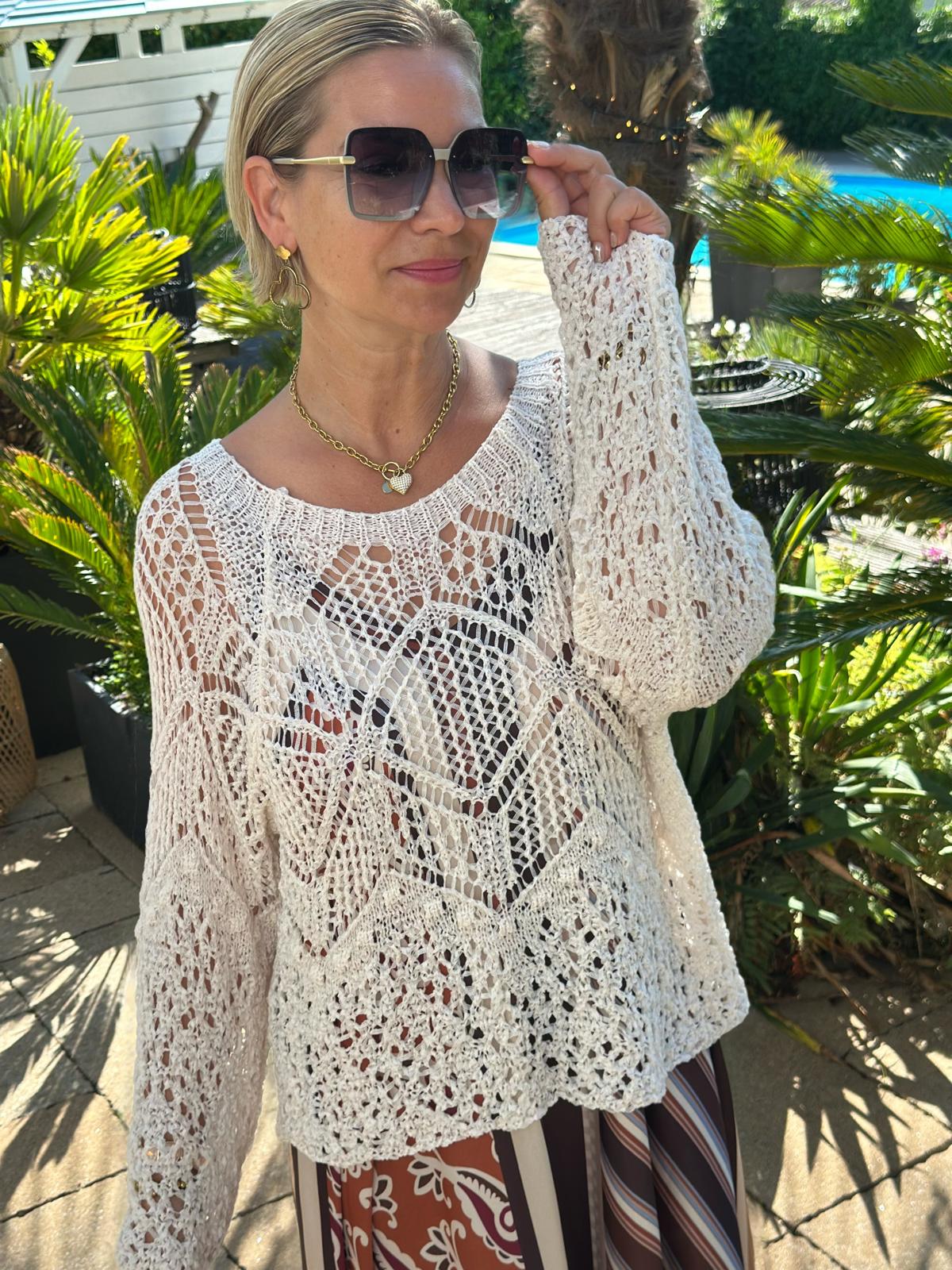 Seaside Crochet Pullover in Cremé