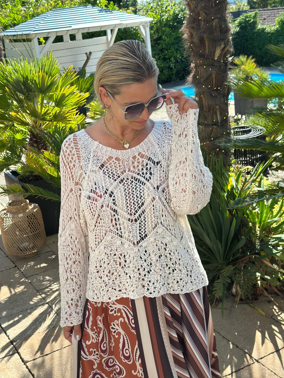 Seaside Crochet Pullover in Cremé