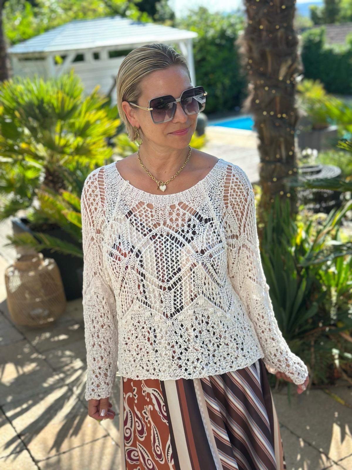 Seaside Crochet Pullover in Cremé