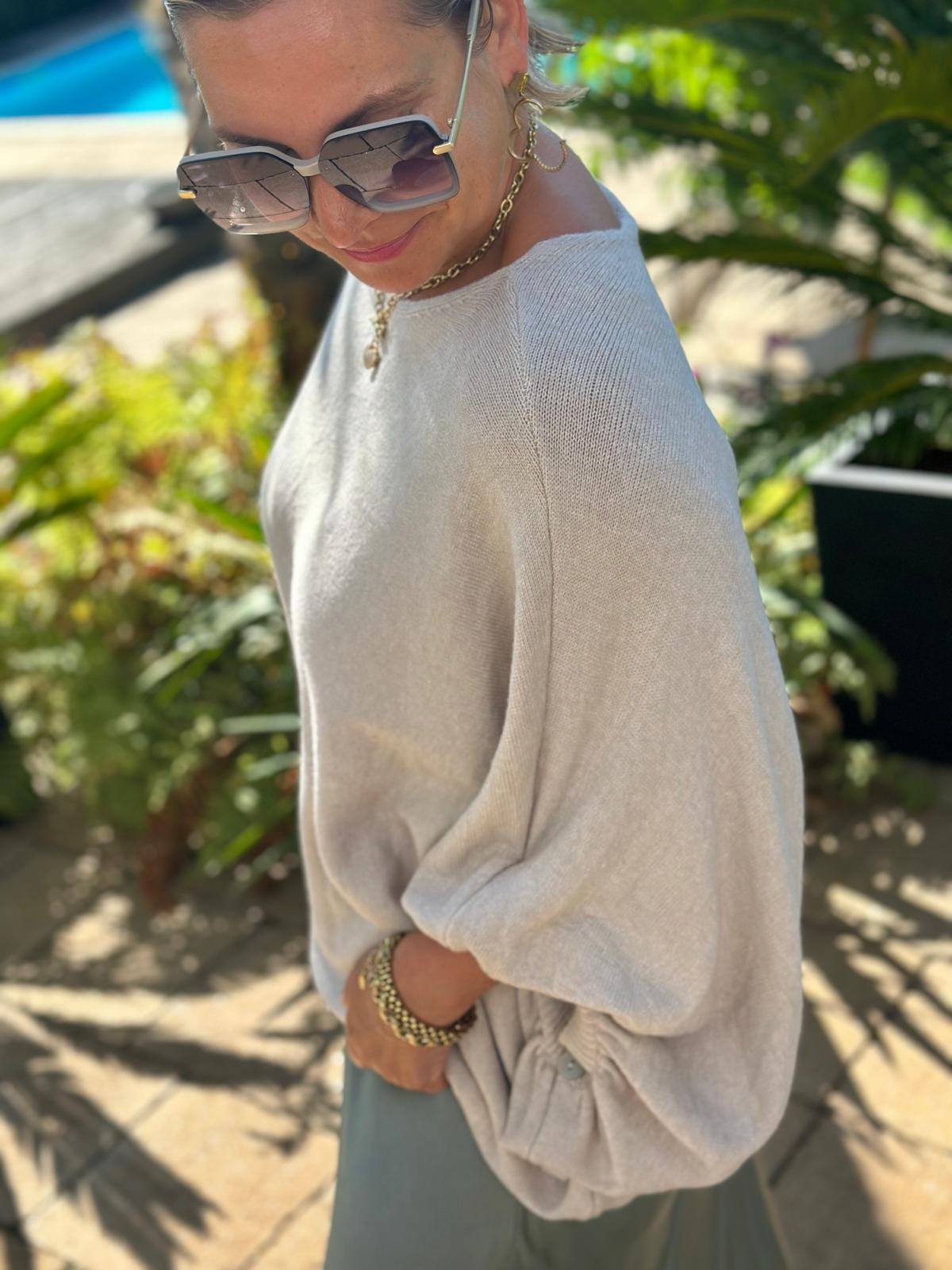 Pullover "Beige Love"