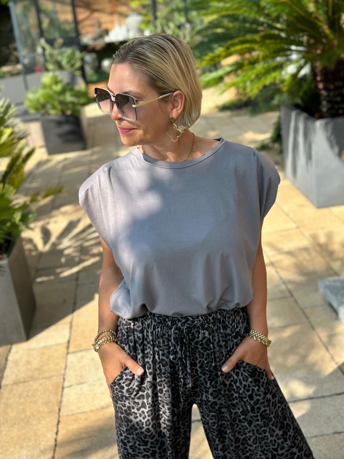 Shirt "Urban Chic" in Grau