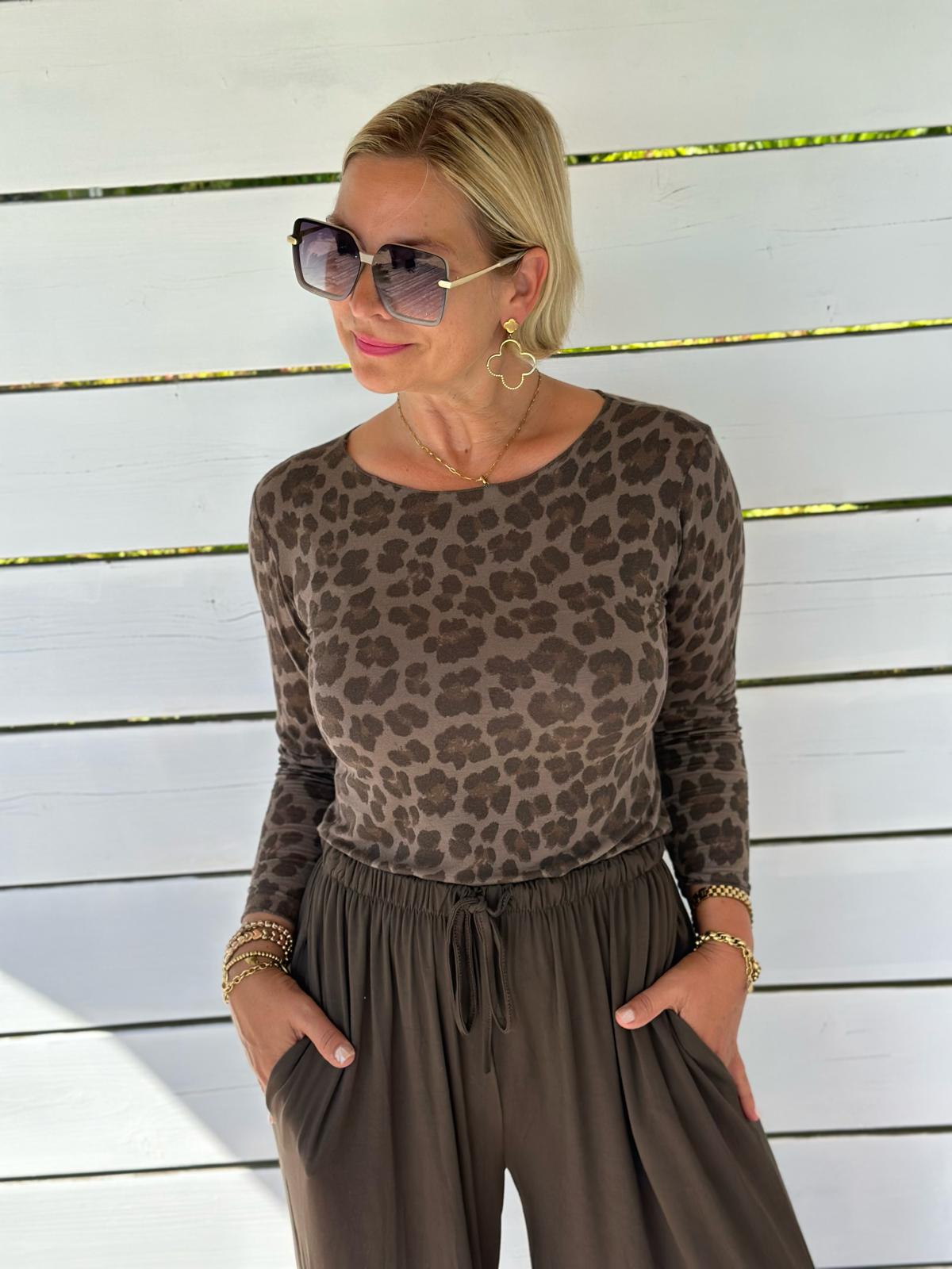 Leopard Love Longsleeve in Chocolate