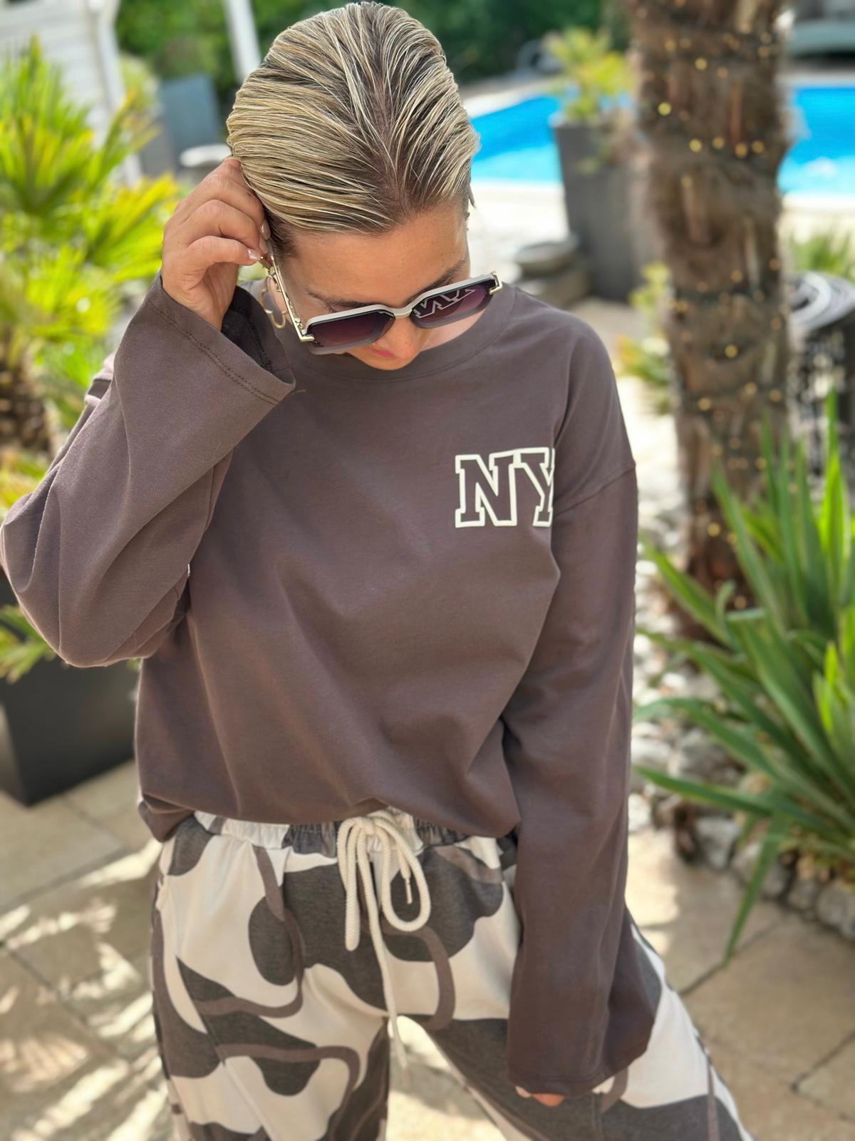 Sweatshirt "NY Downtown" in Chocolate