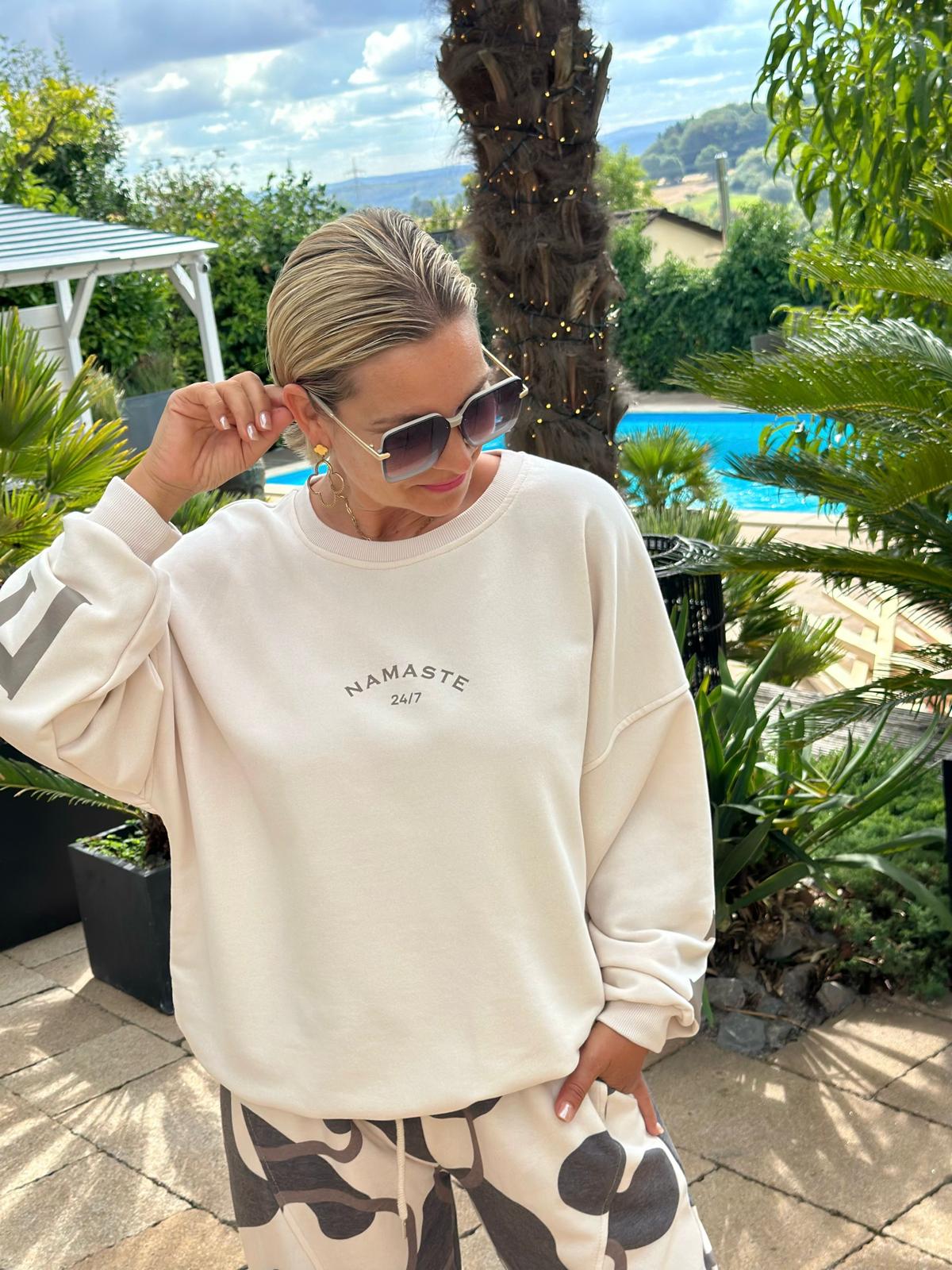 Namaste Bliss Sweatshirt - Beige & Cremé