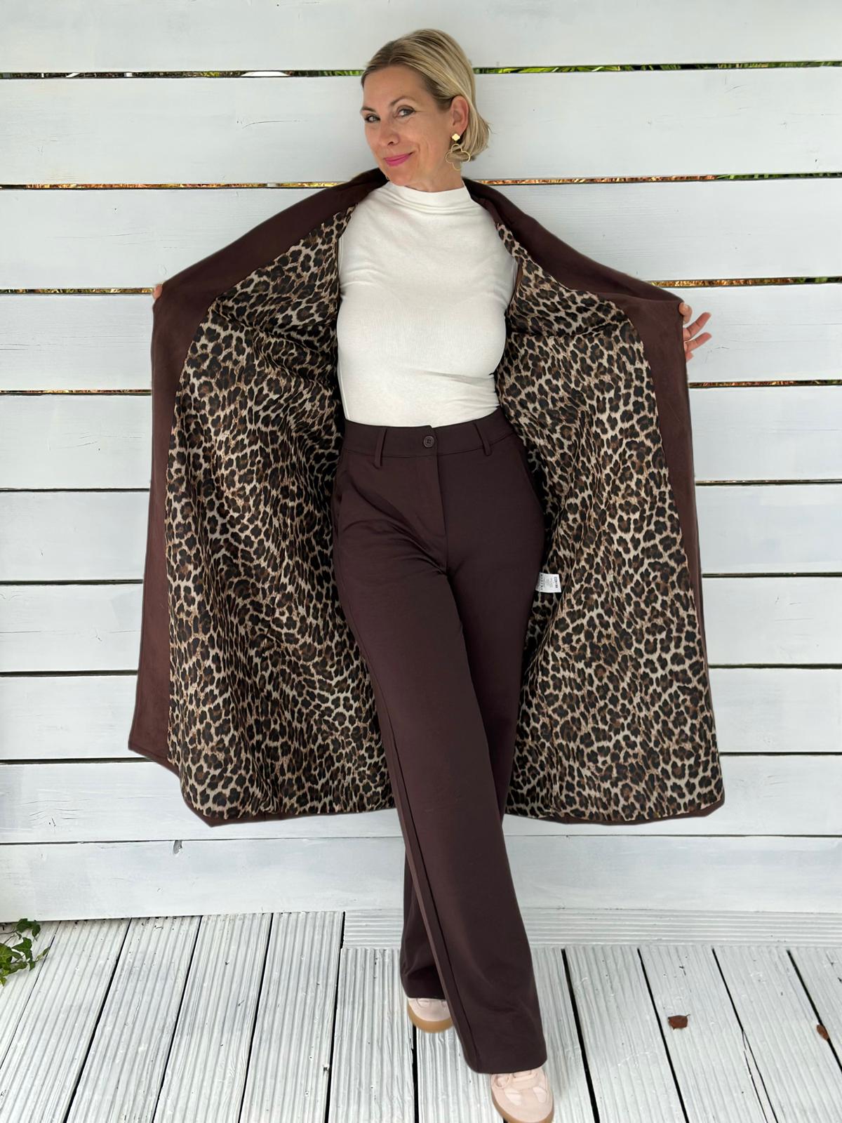 Chocolate Muse – Trenchcoat in Wildleder-Optik