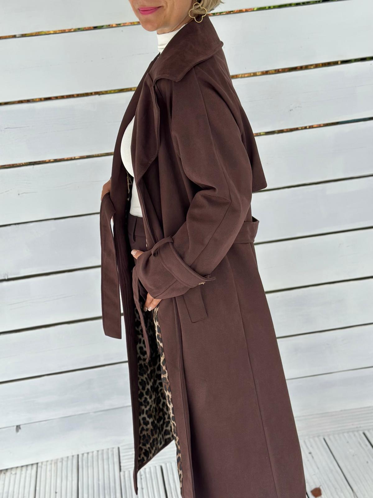 Chocolate Muse – Trenchcoat in Wildleder-Optik