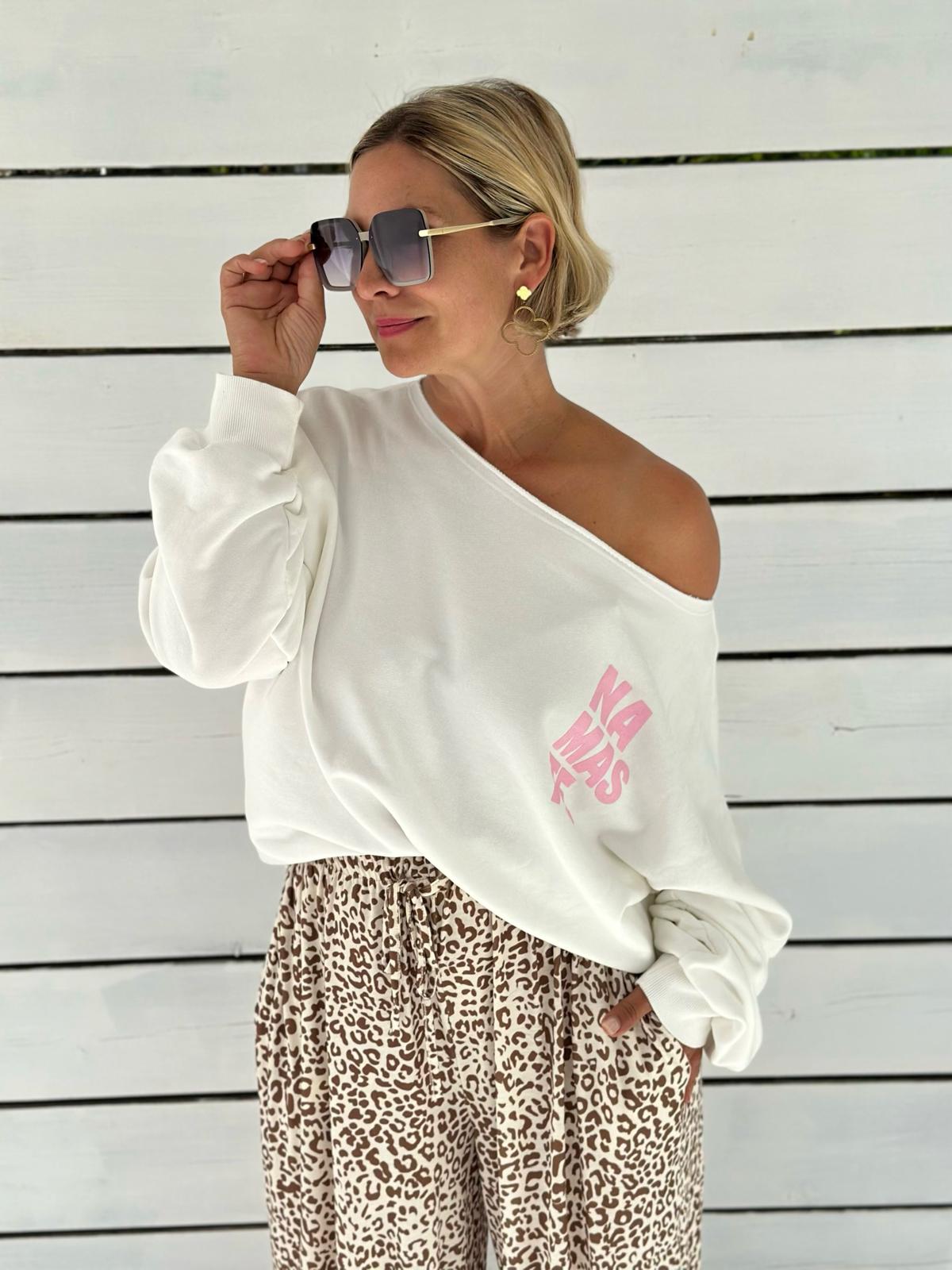 Namaste Love – Cozy Offwhite & Pink Sweatshirt