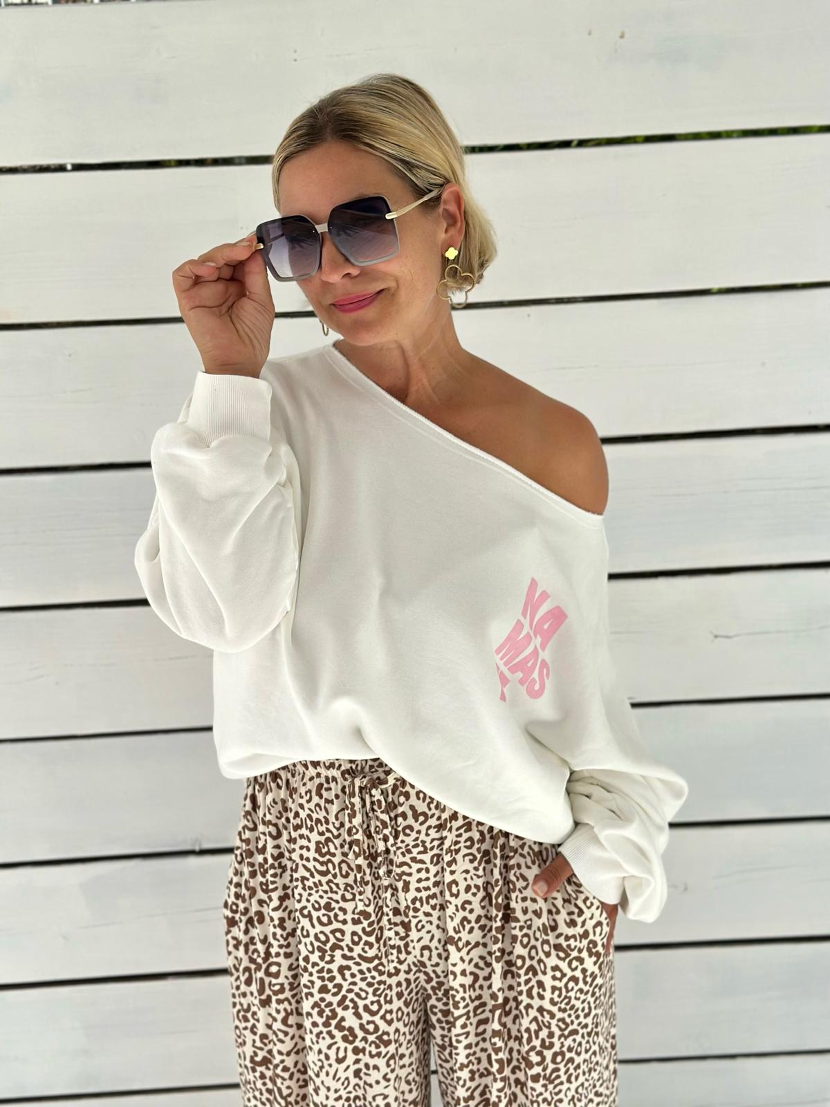 Namaste Love – Cozy Offwhite & Pink Sweatshirt