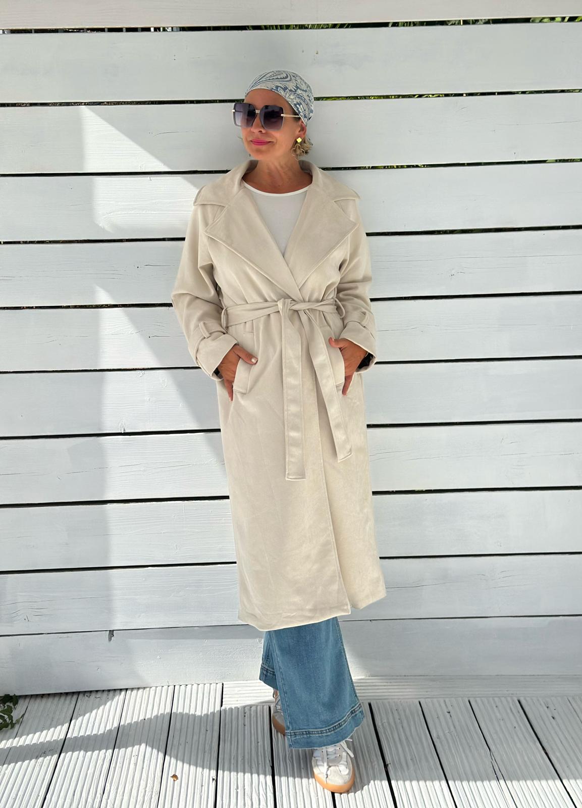 Cremé Muse – Trenchcoat in Wildleder-Optik