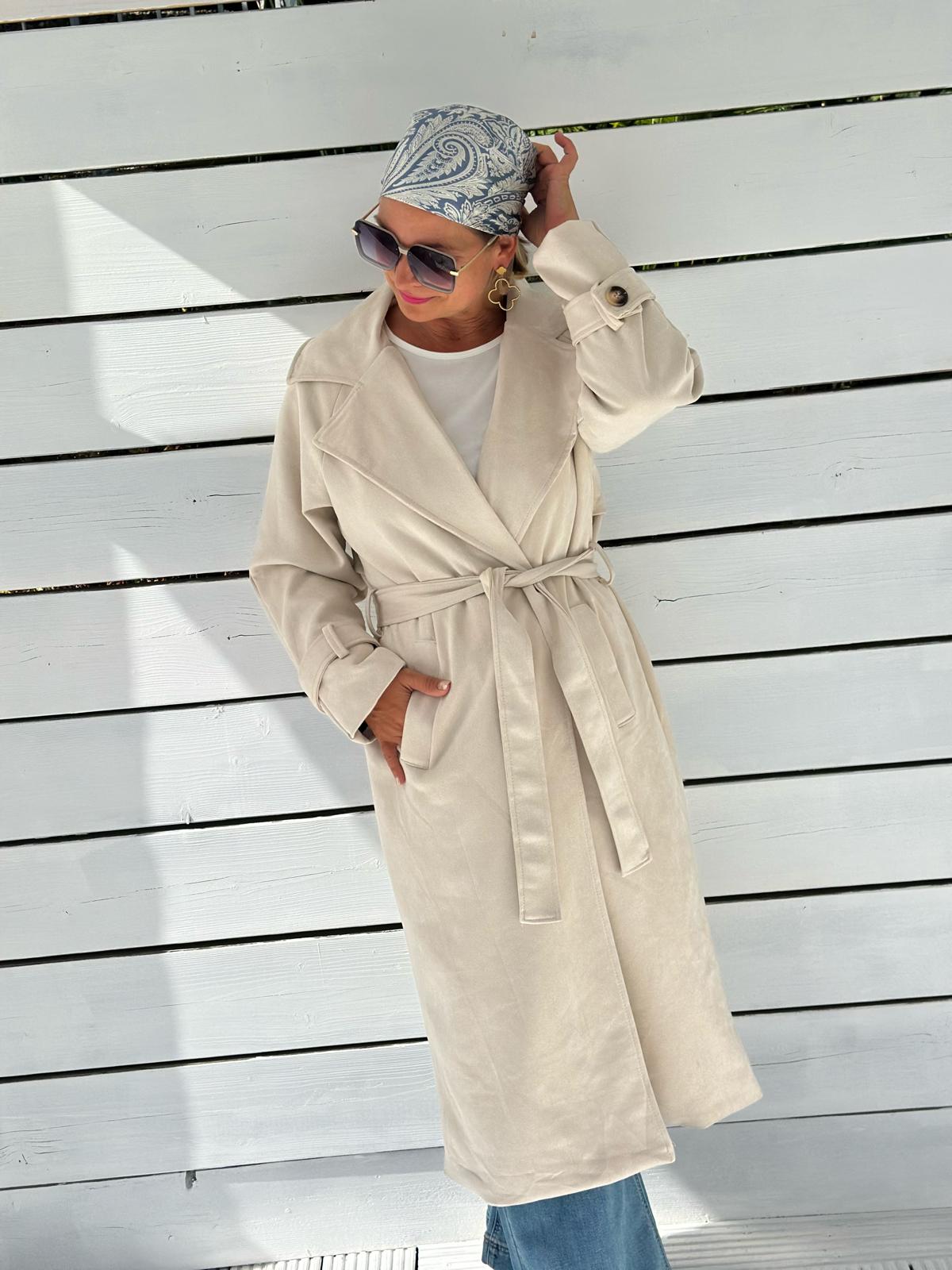 Cremé Muse – Trenchcoat in Wildleder-Optik