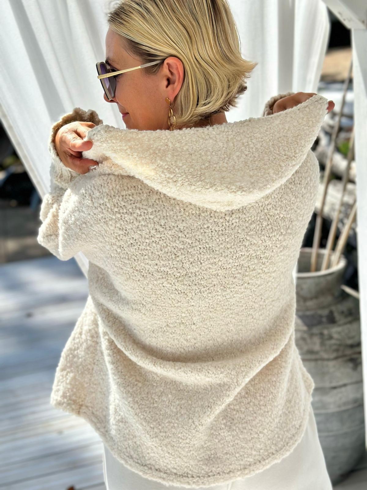 Cozy Bouclé Kapuzenjacke – Cream
