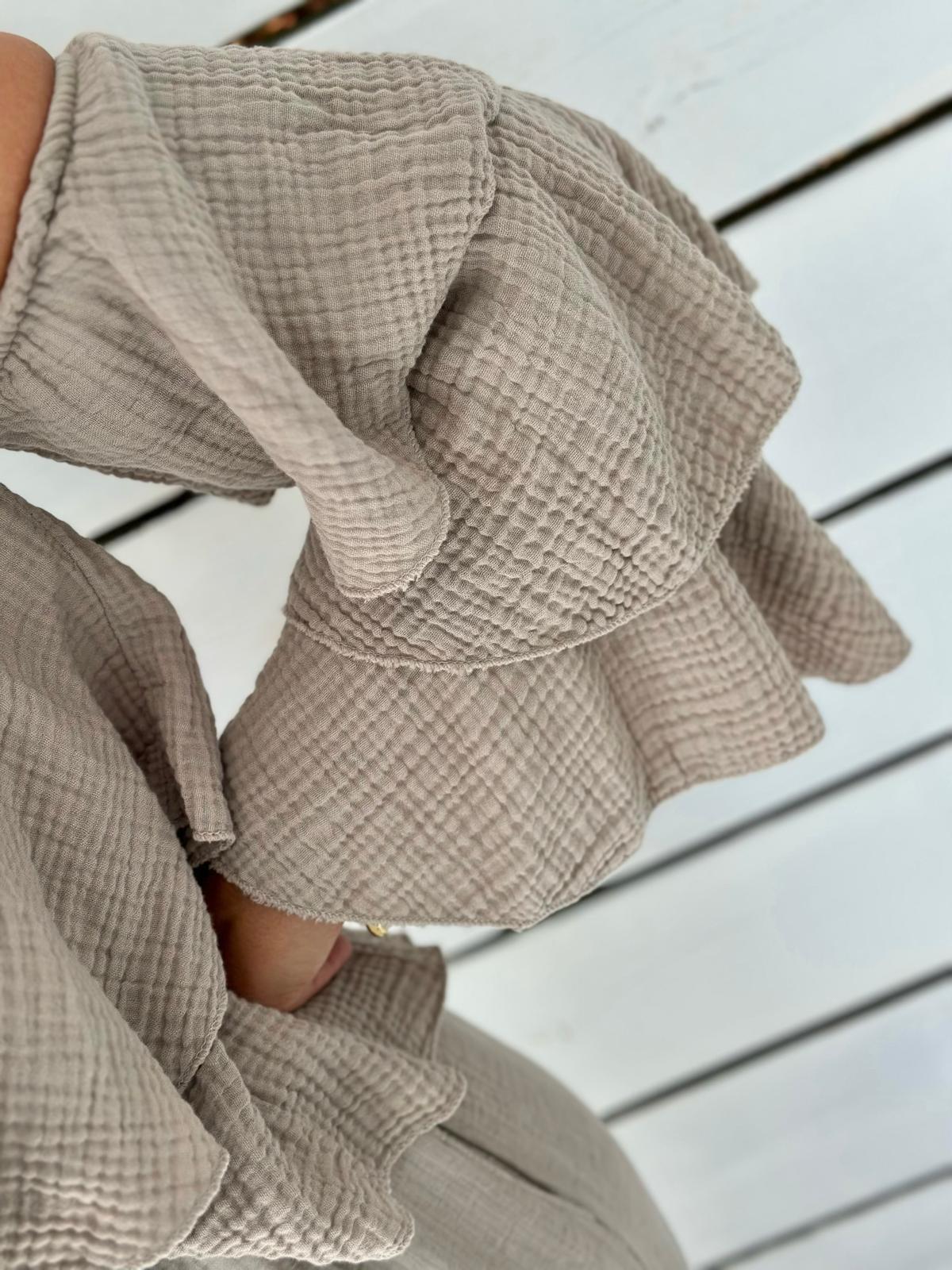 Musselin Volantbluse „Amélie“ – Taupe