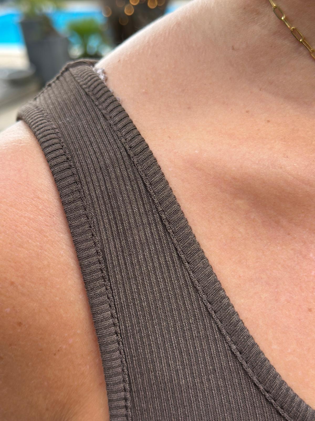 „Mila Rib“ – Cropped Basic Top