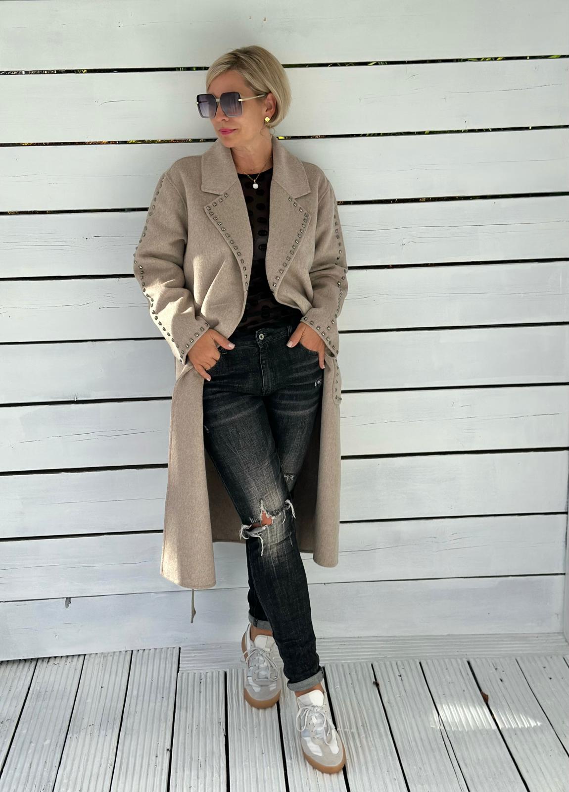LEO & UGO Statement-Mantel in Taupe mit Nieten-Details