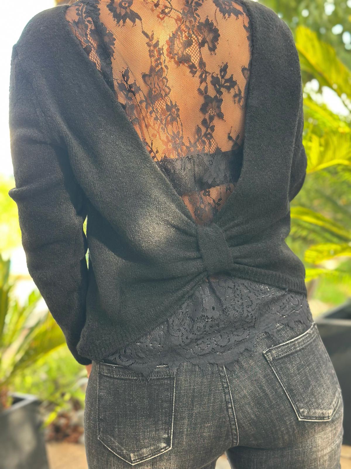 Pullover „Noir Élise“ – Schwarz mit Spitzenrücken & Knotendetail