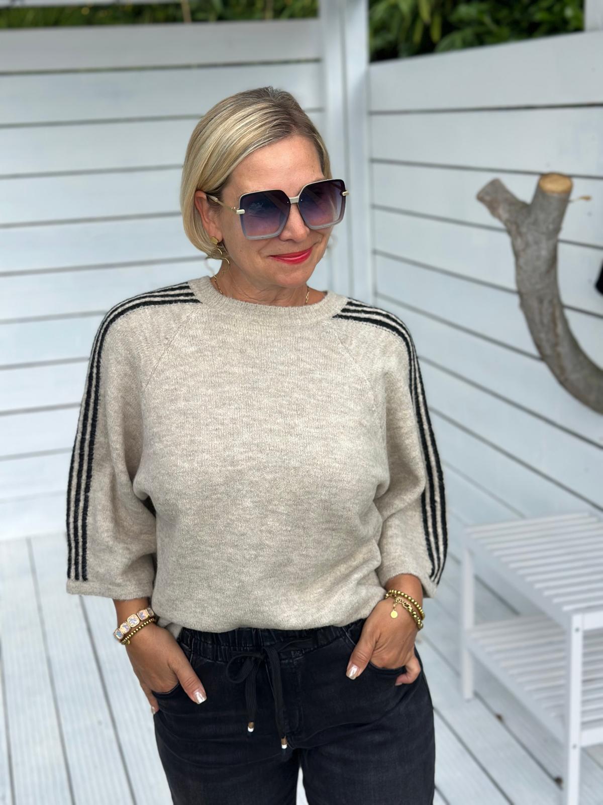 Sporty Stripe Knit – Beige