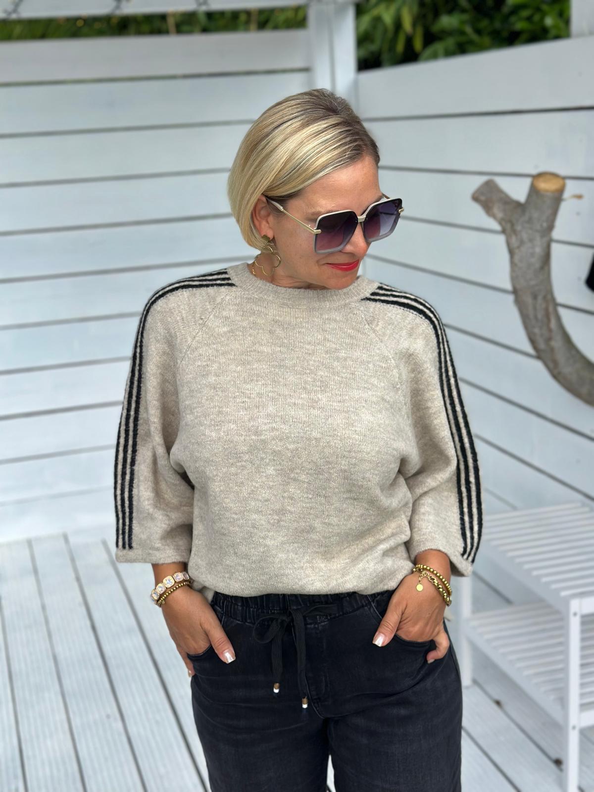 Sporty Stripe Knit – Beige