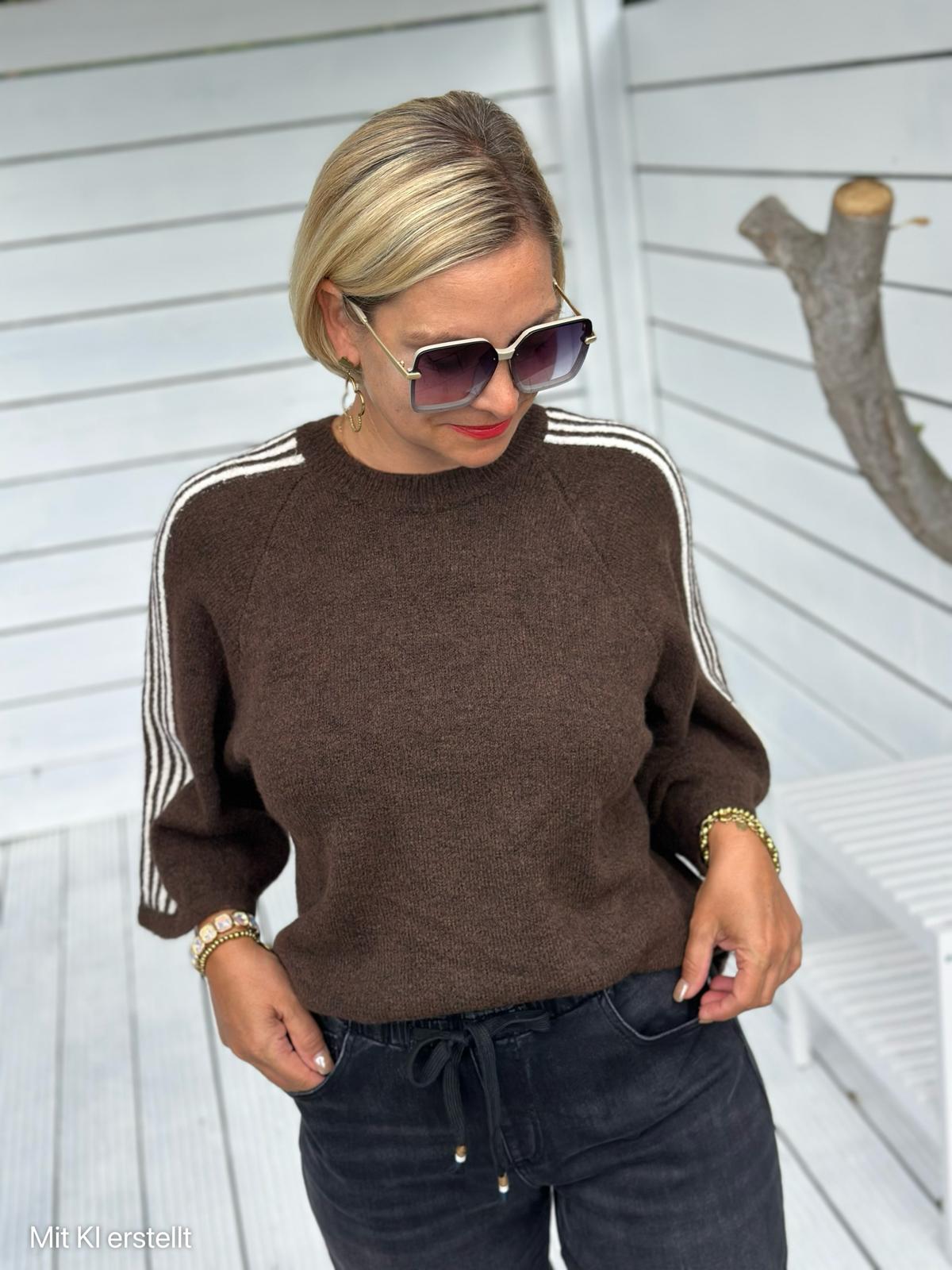 Sporty Stripe Knit – Chocolate