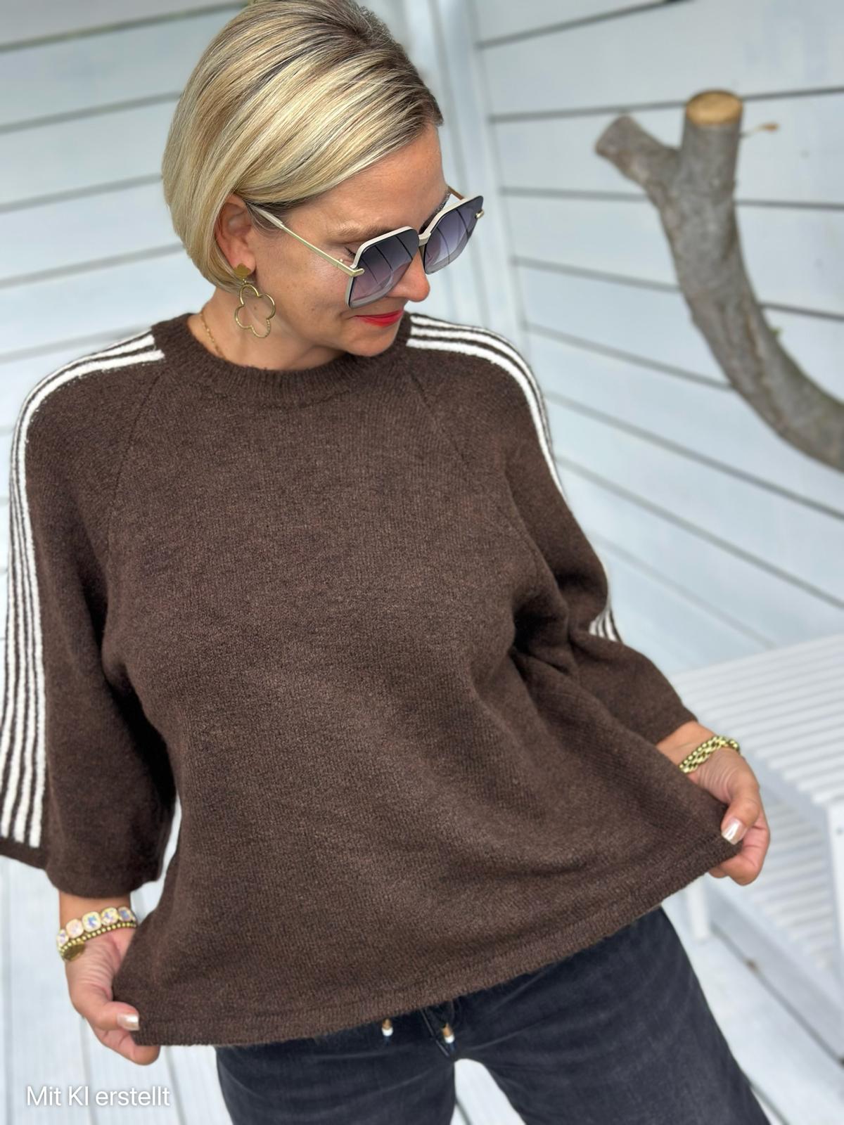 Sporty Stripe Knit – Chocolate