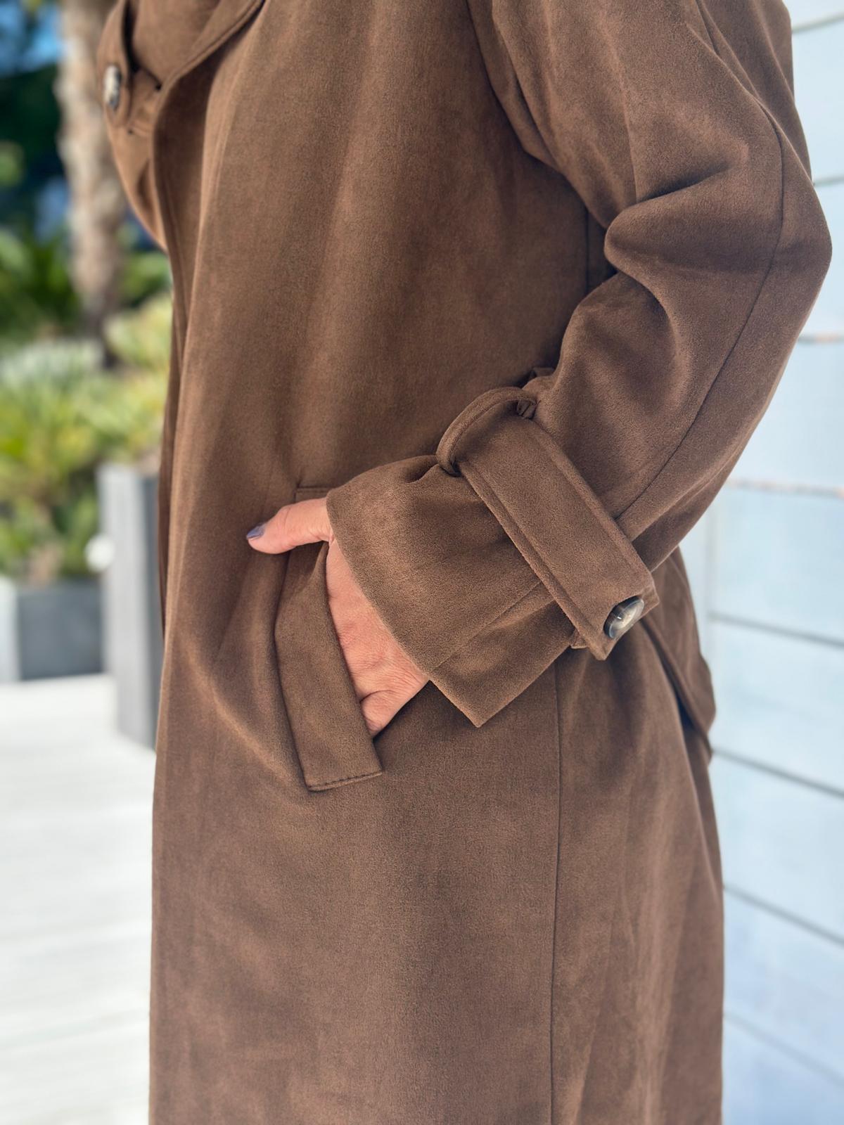 Toffee Love – Trenchcoat in Wildleder-Optik