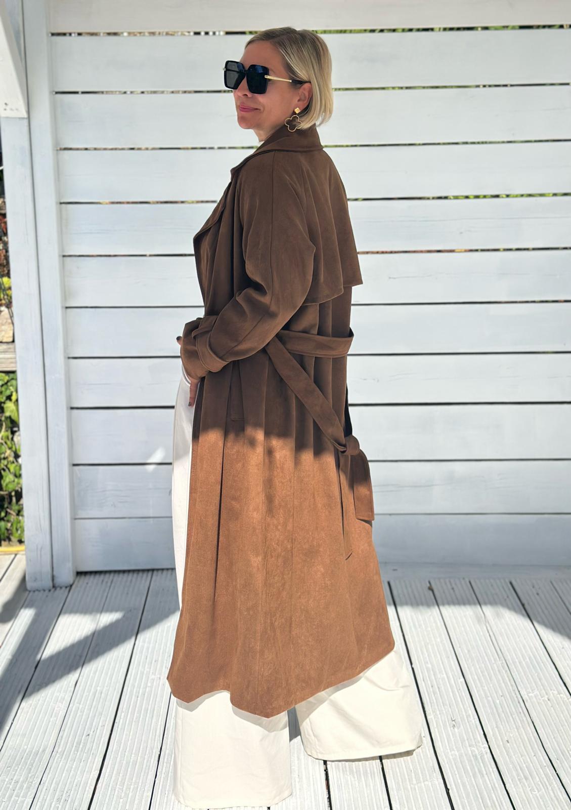 Toffee Love – Trenchcoat in Wildleder-Optik