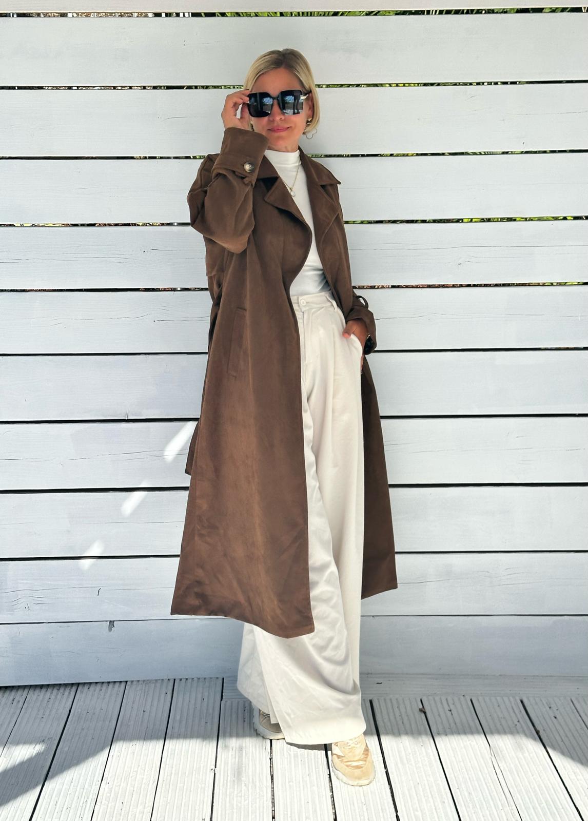 Toffee Love – Trenchcoat in Wildleder-Optik