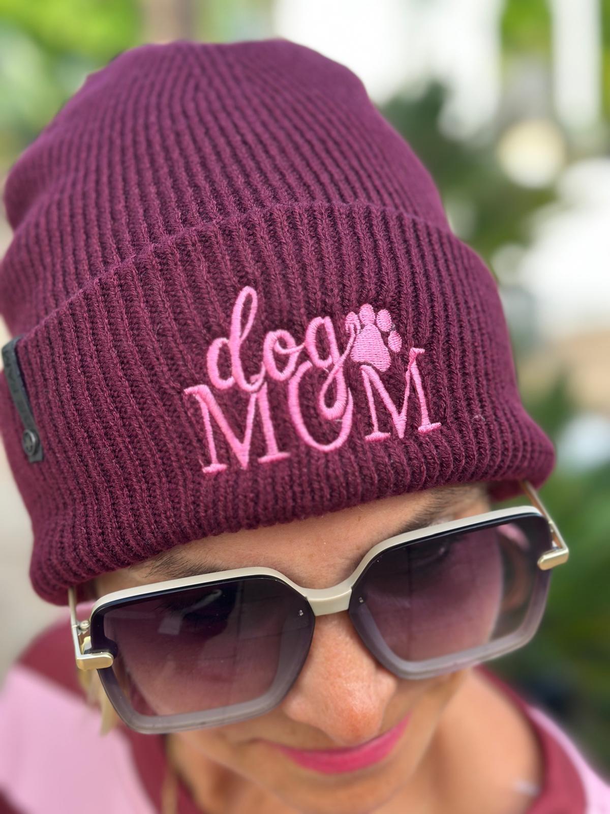 BE FAMOUS Mütze - „Dog Mom“ Burgundy