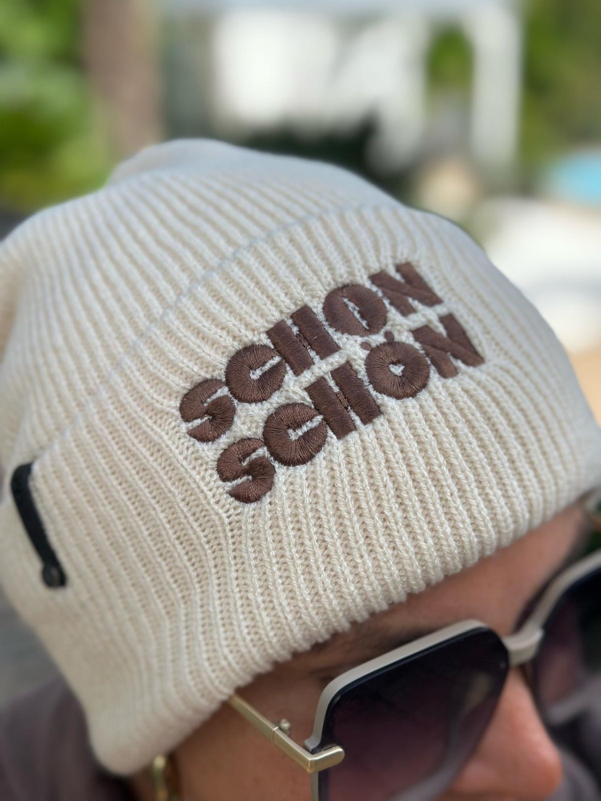BE FAMOUS Mütze - „Schon Schön“ Vanilla