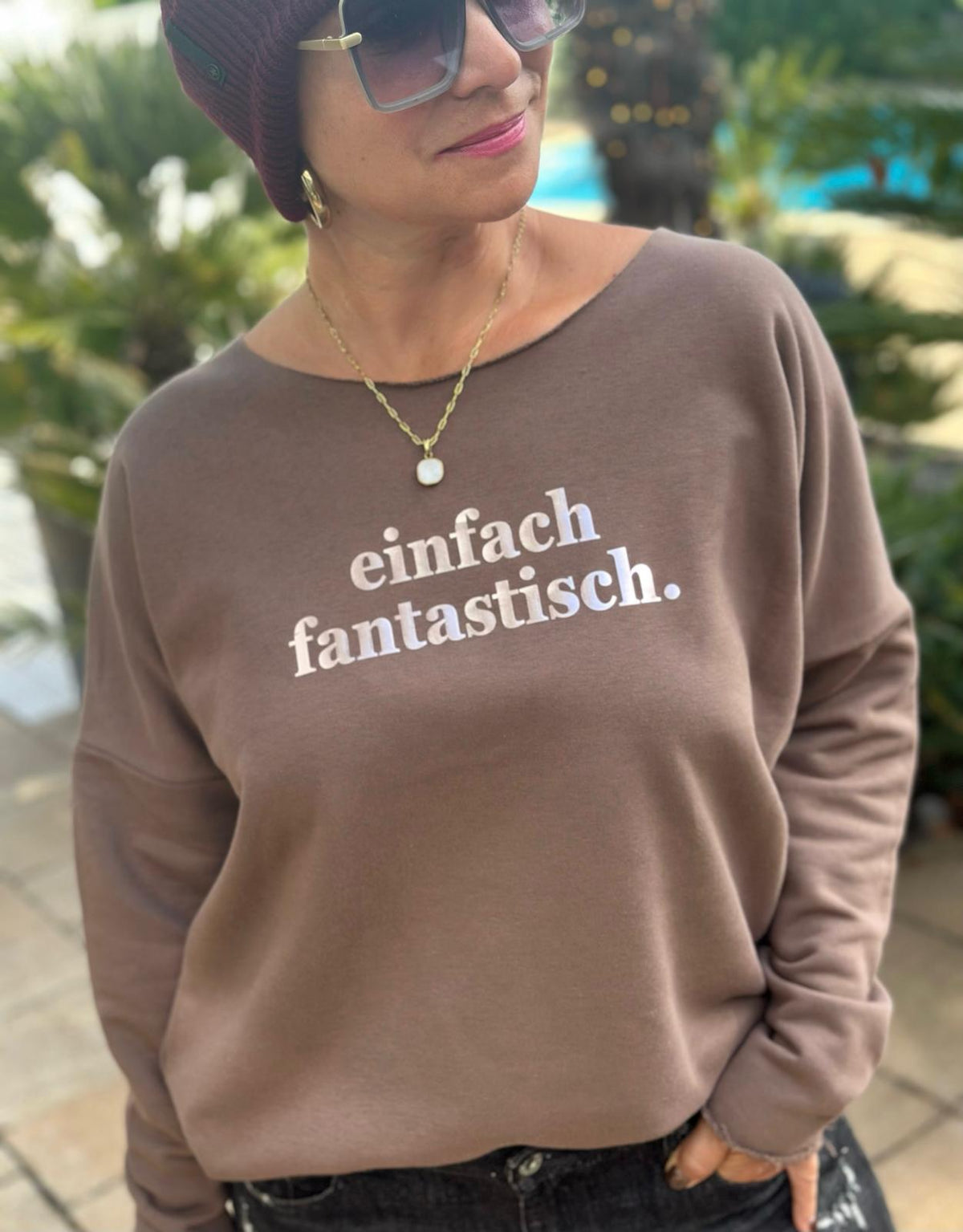 BE FAMOUS „Einfach Fantastisch“ Statement Sweater – Braun