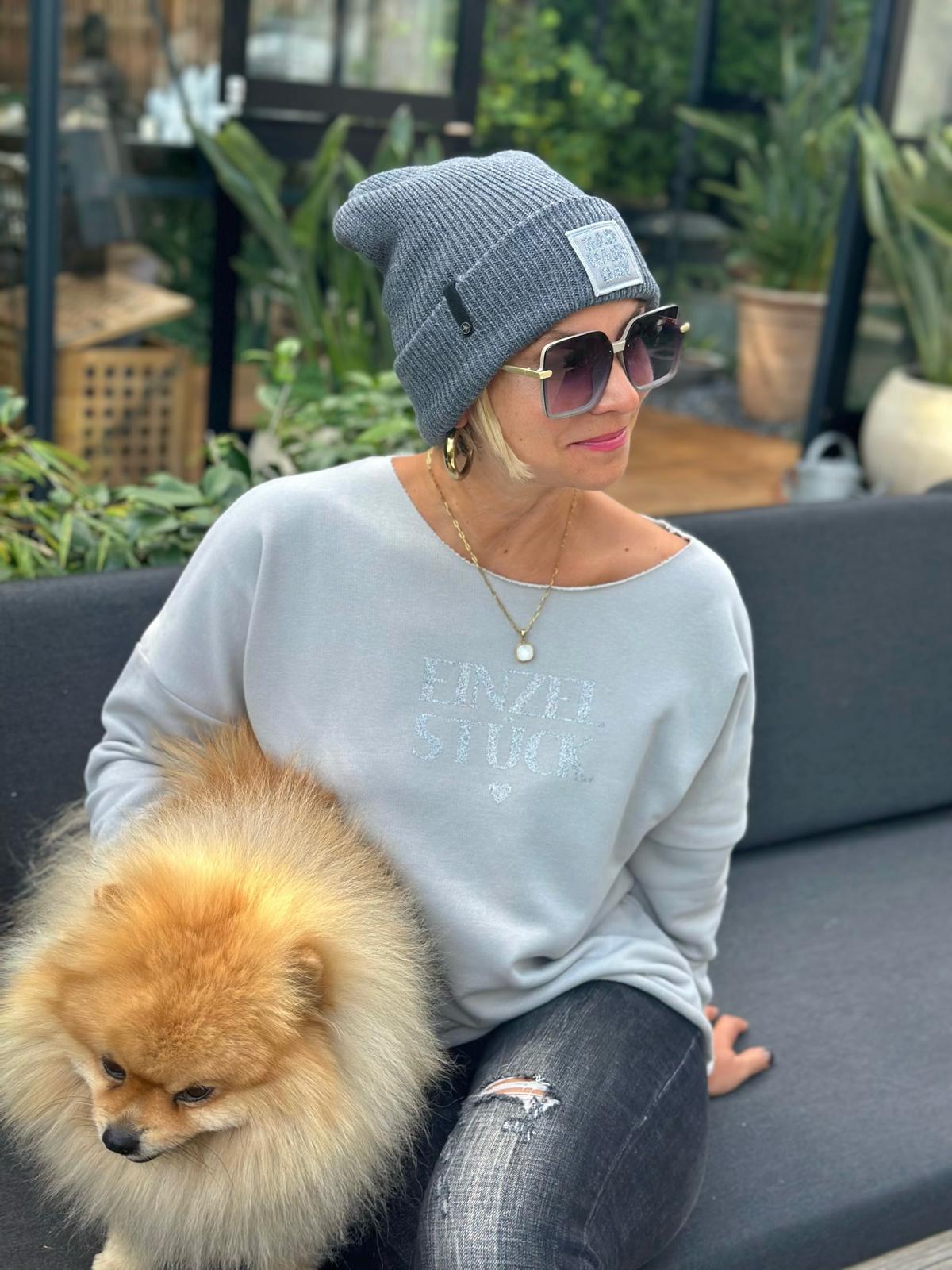 BE FAMOUS „Einzelstück“ Statement Sweater – Hellgrau