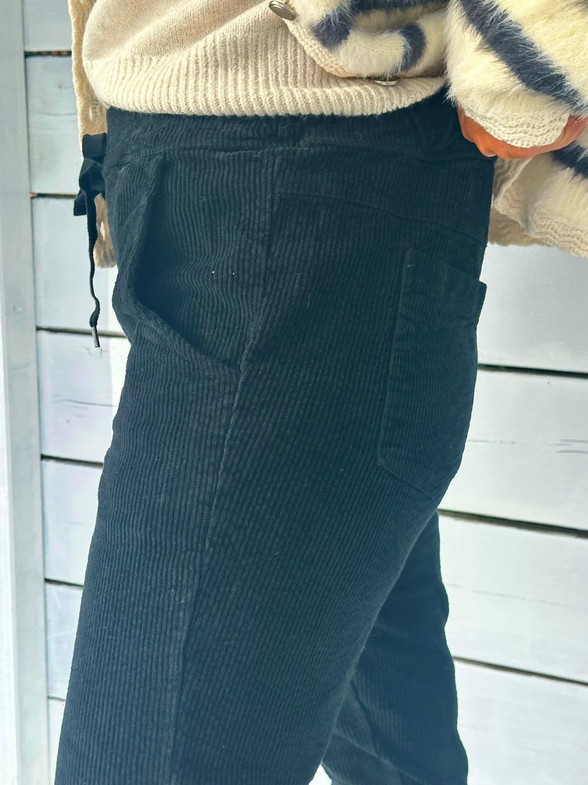 Cordhose „Cozy Cord“ – Schwarz